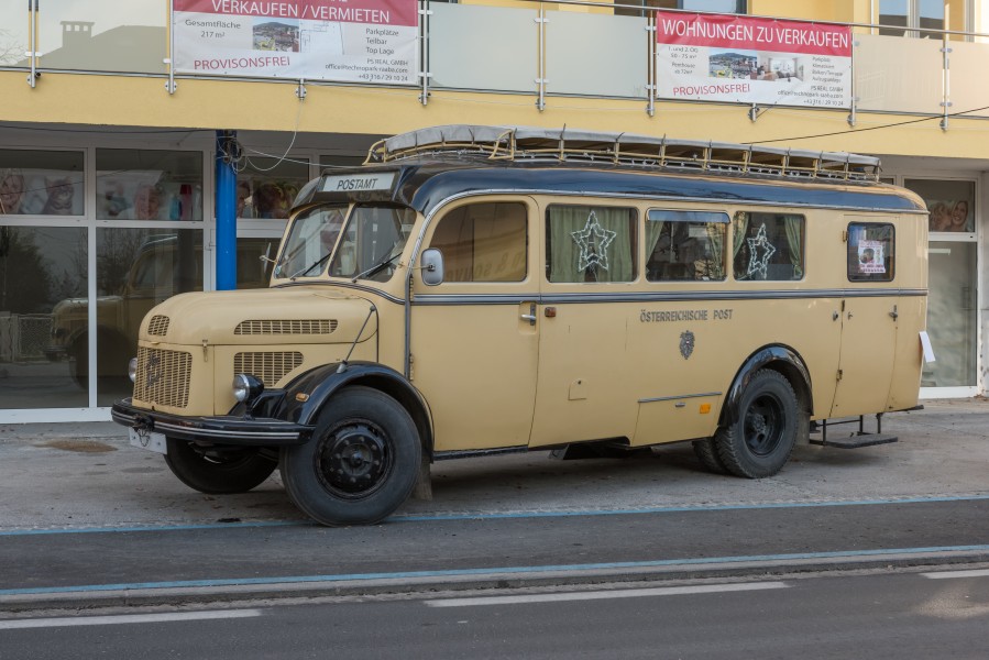 Poertschach Hauptstrasse 180 Steyr Diesel historischer Postamt-Bus 10122015 9590