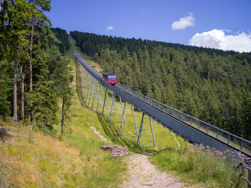 Raschötzerbah Brücke und Wagon Urtijei