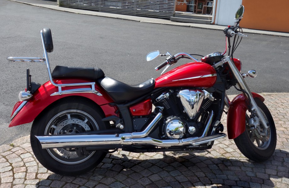 Red Yamaha Midnight Star