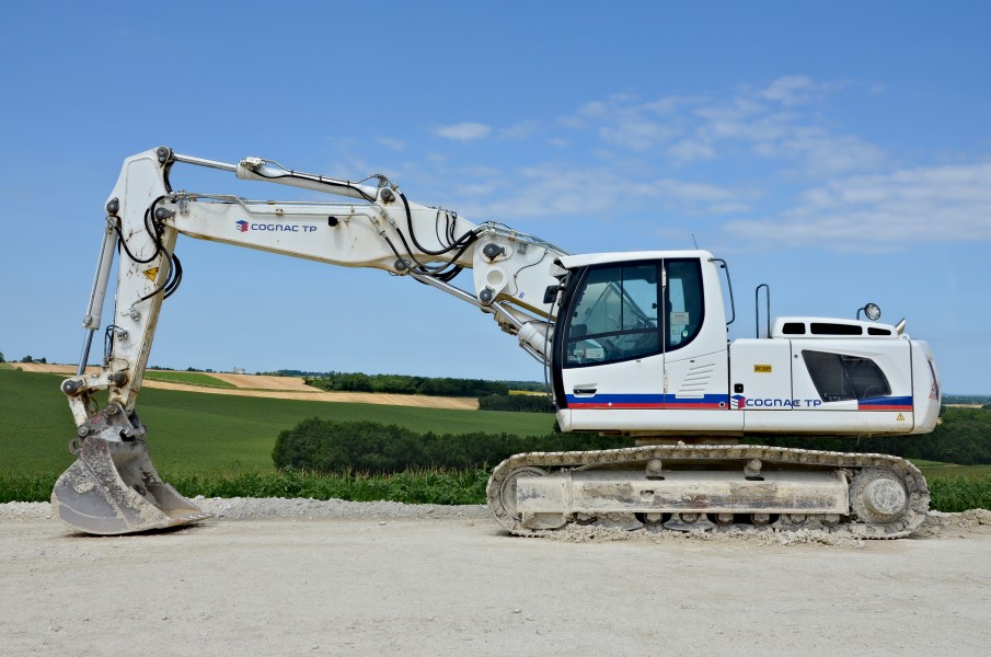 Sainte-Souline 16 Liebherr R926 2013