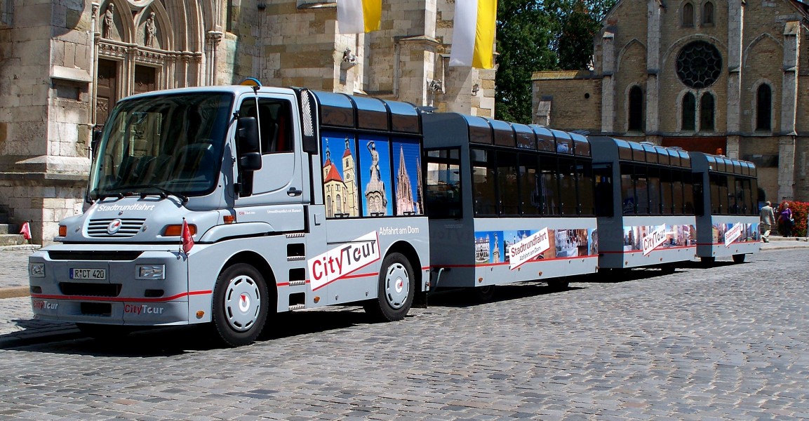 Sightseeing Tour-Straßenzug in Regensburg
