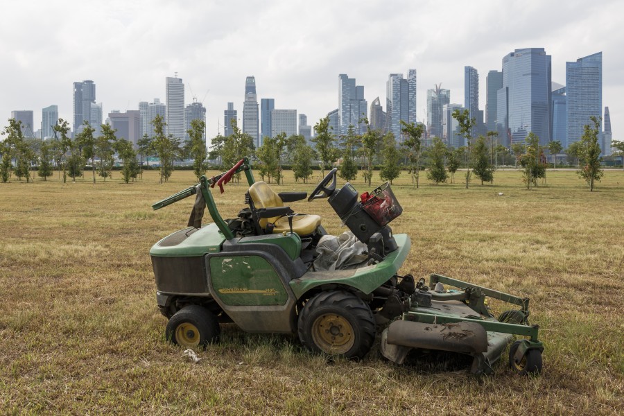 Singapore John-Deere-1445-Series-II-tractor-01