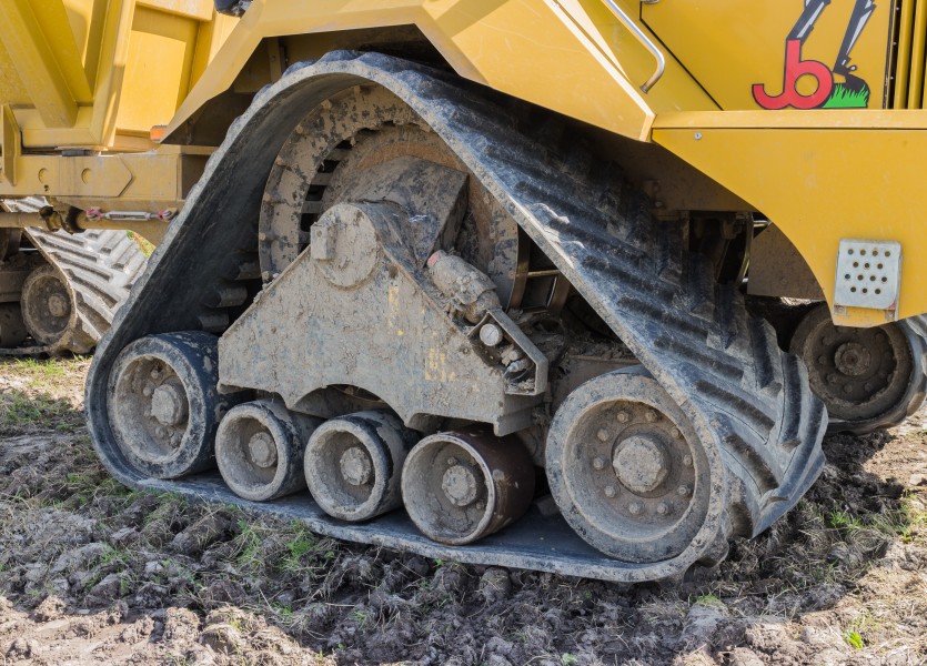 Speciale voertuigen worden ingezet voor onderhoud in het gebied. (Terra Gator 2104 Track Dumper) Locatie Noarderleech 05