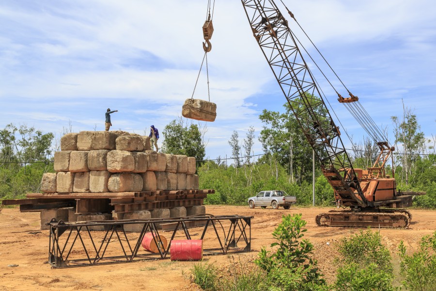 Tanjung-Badak Sabah P&H-Crane-01