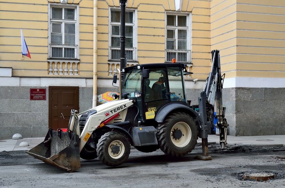 Terex TLB 825 in Saint Petersburg