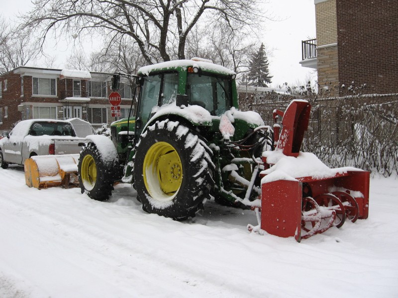 Tractor-Snowblower01