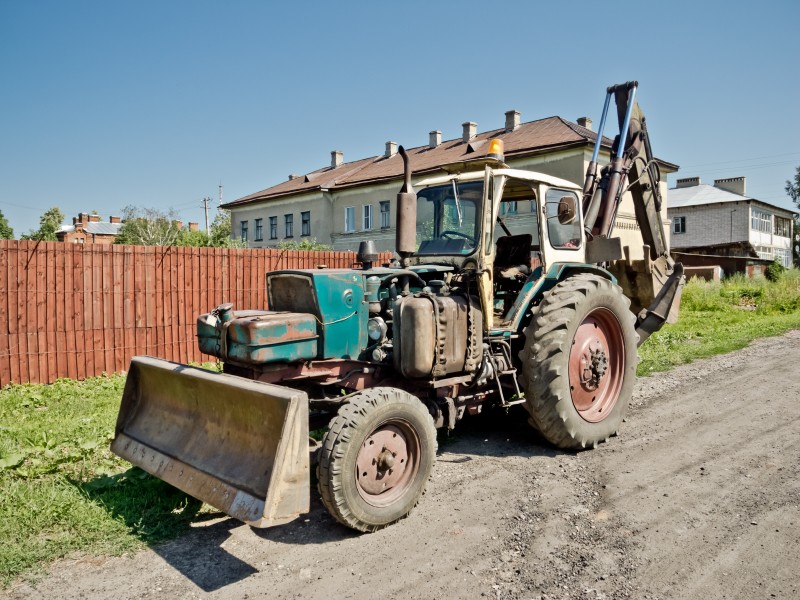 Tractor in Galich