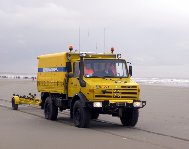 Unimog U 1300 L (1)