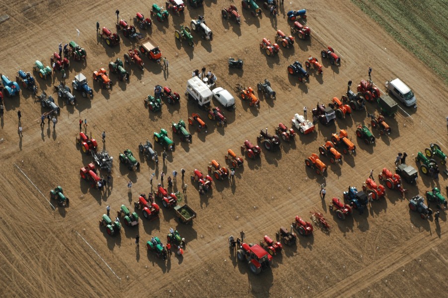 Vintage tractors at Werktuigendagen 2005