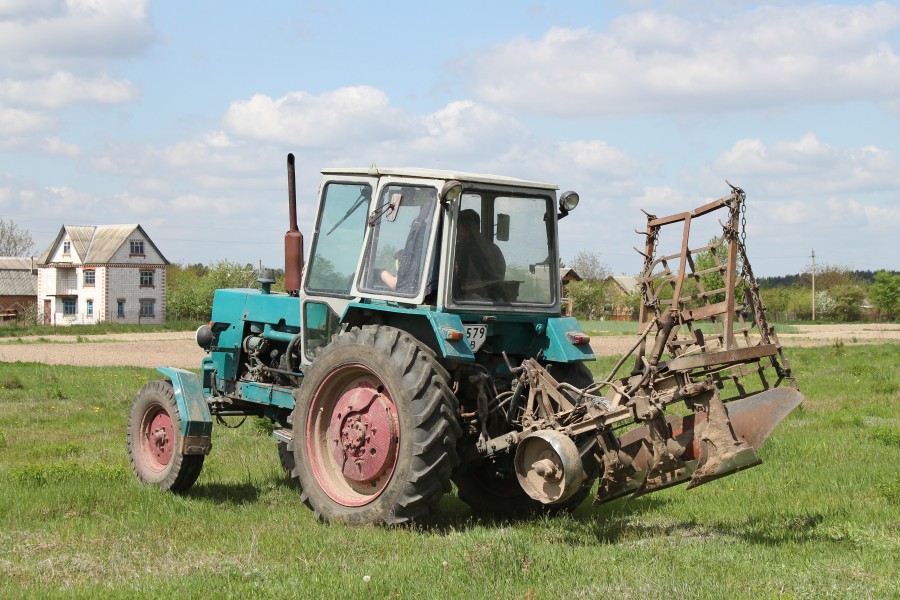 YuMZ-6KL tractor 2011 G6