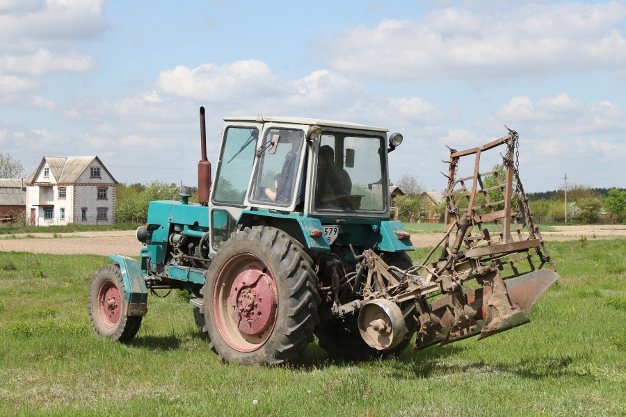 YuMZ-6KL tractor 2011 G6