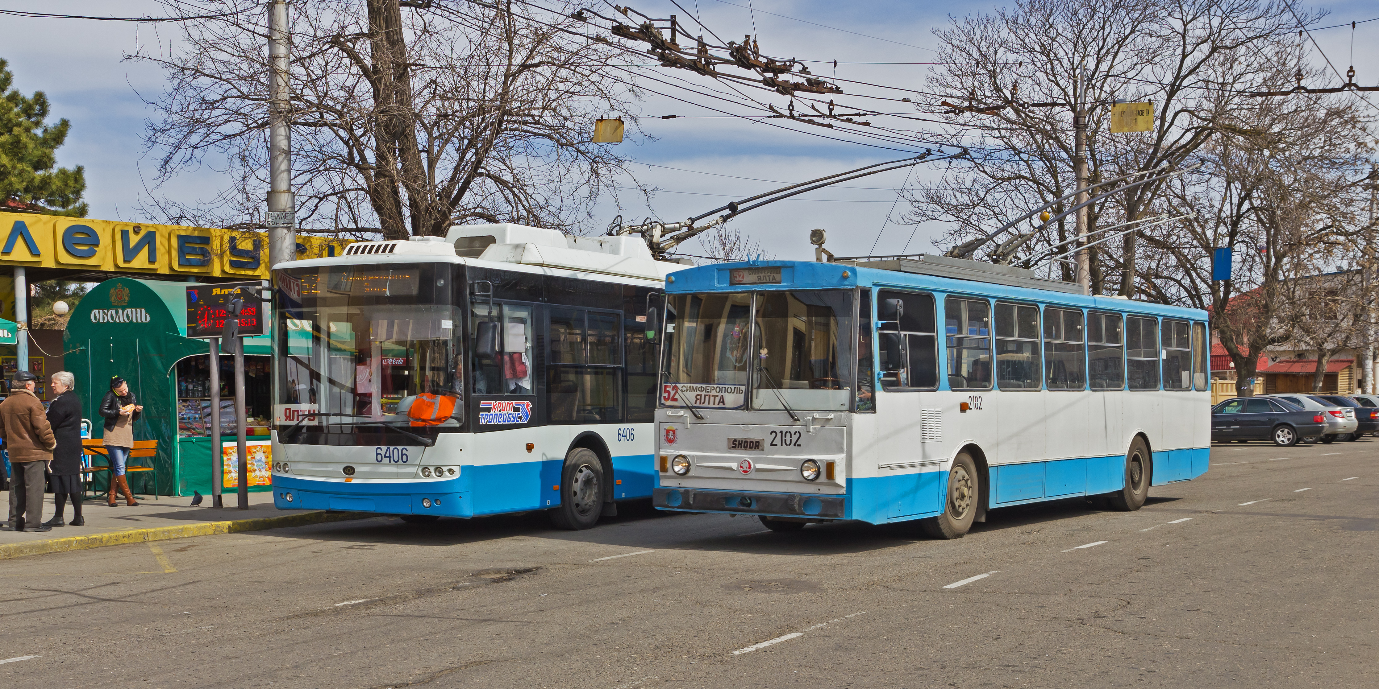 Simferopol 04-14 img28 train station square