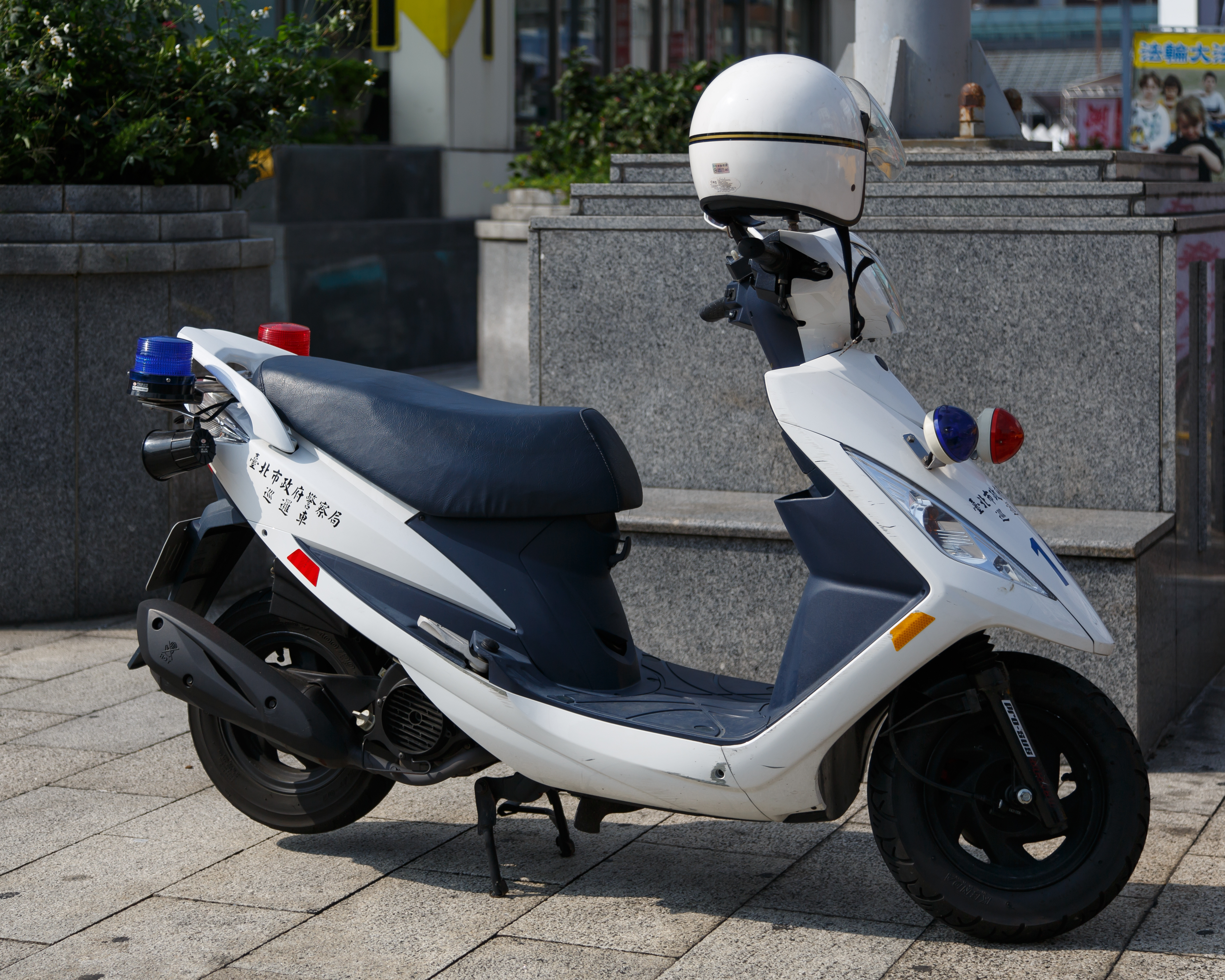 Tainan Taiwan Police-Motorcycle-01