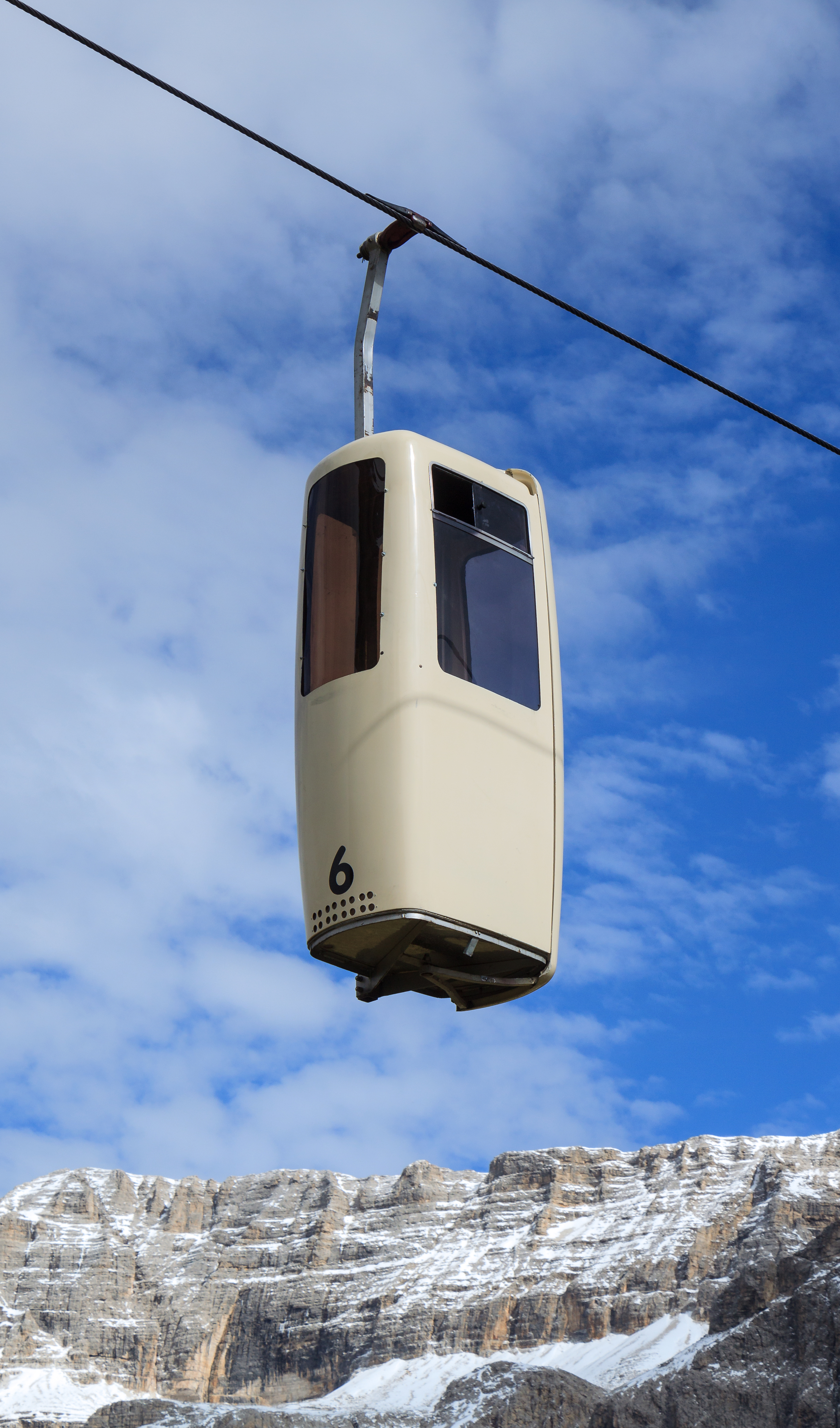 Telecabin Forcella del Sassolungo - gondola