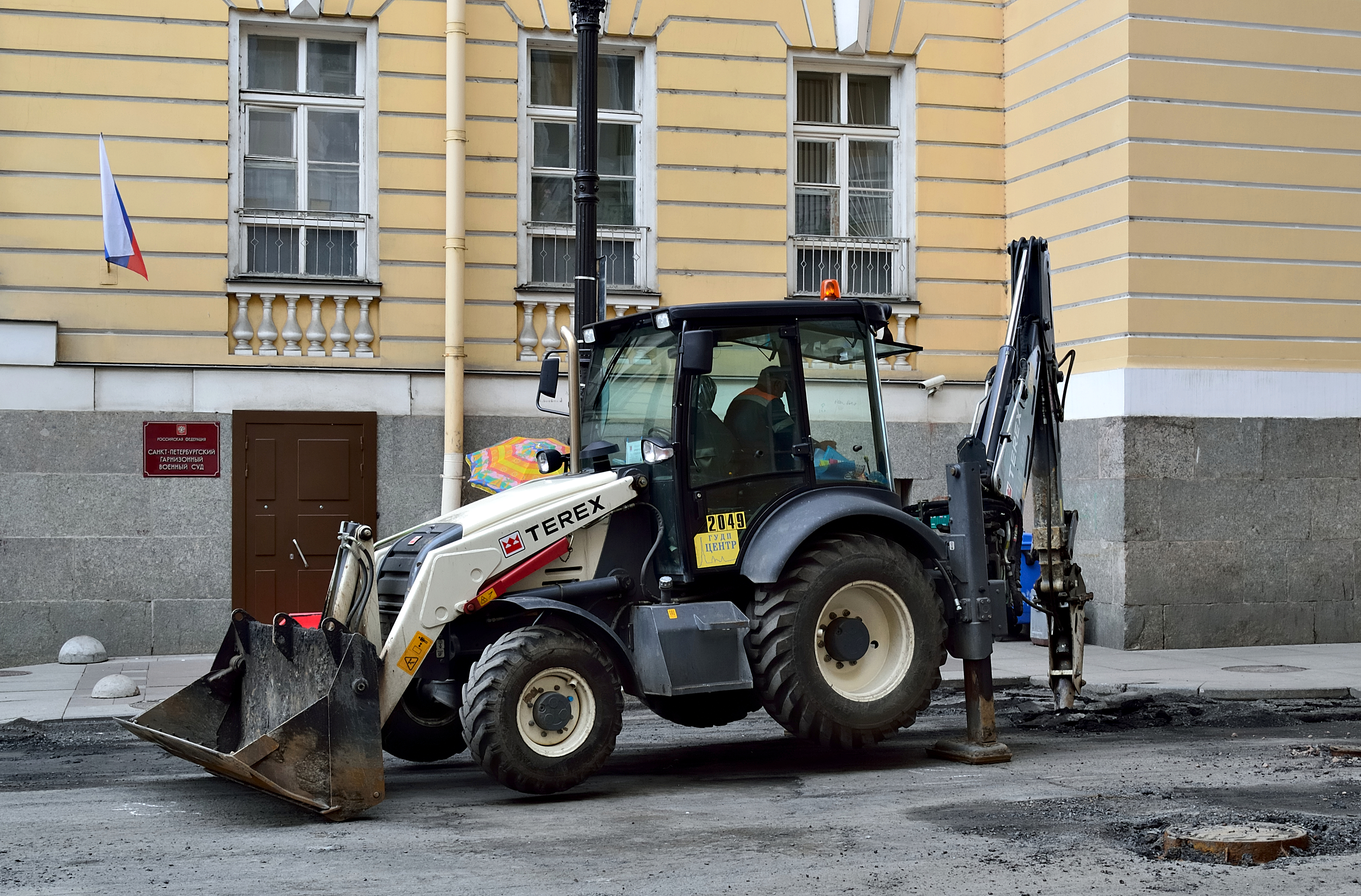 Terex TLB 825 in Saint Petersburg