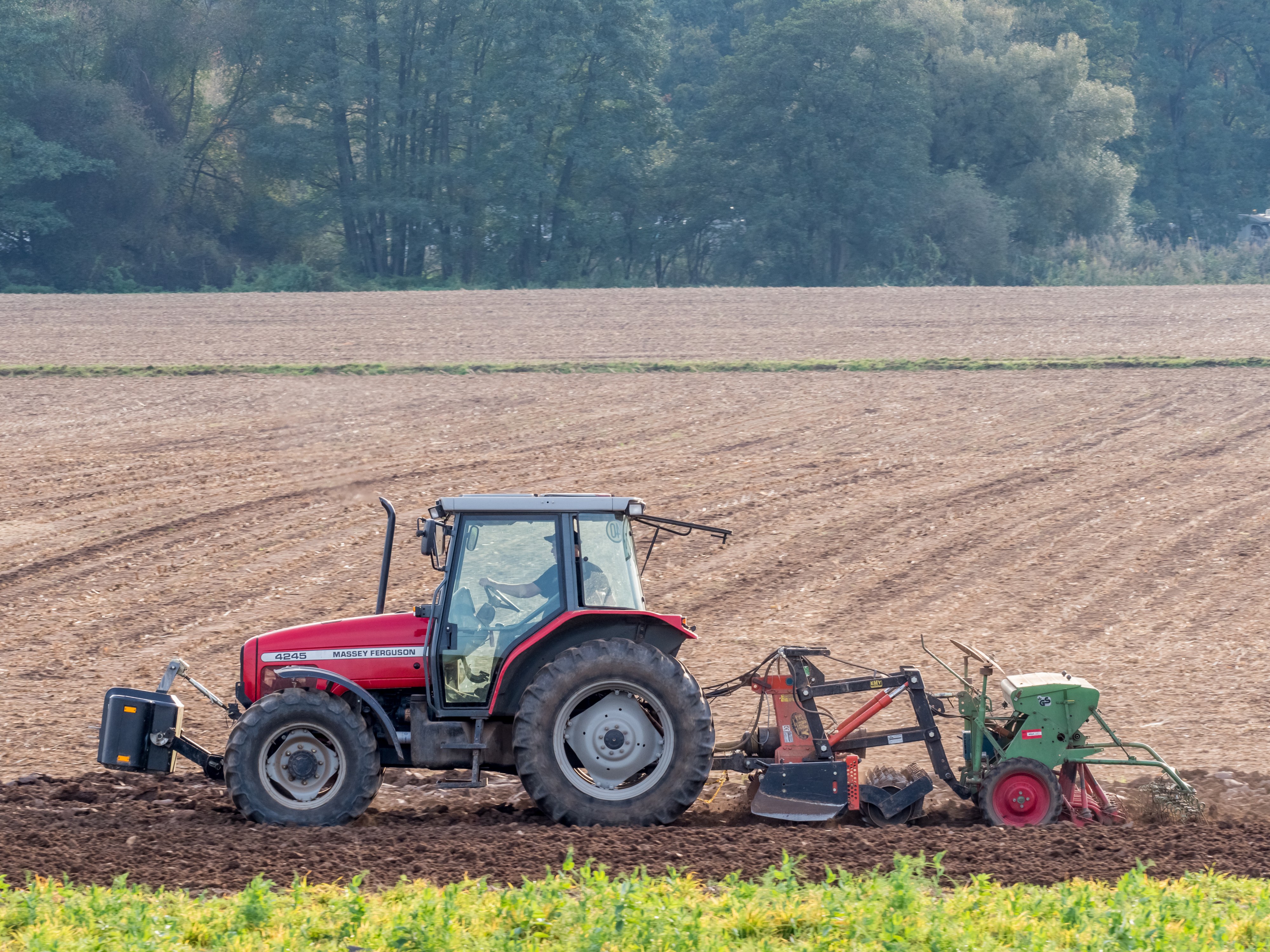 Buger Wiesen Traktor mit Drillmaschine 9304671