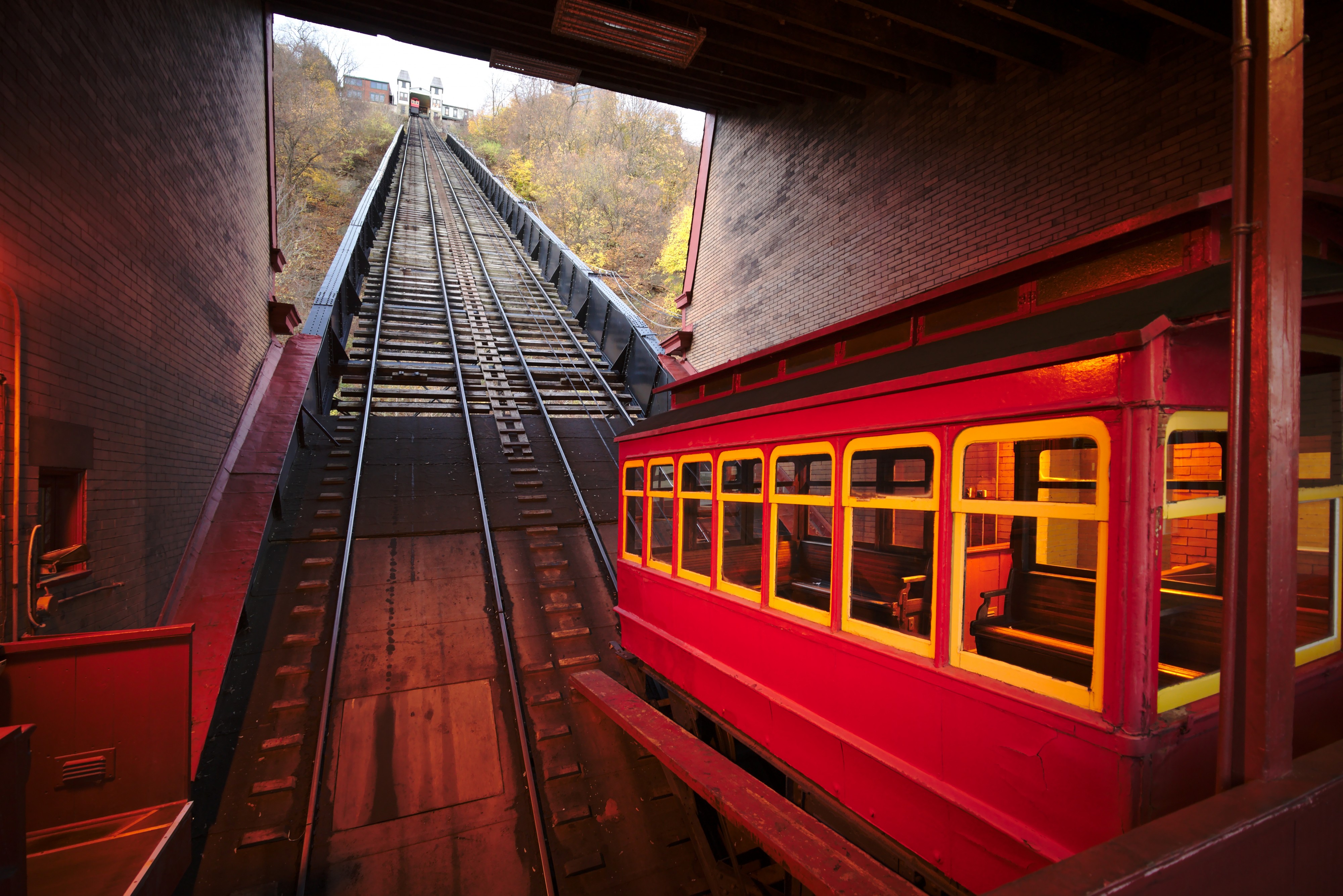 Duquesne Incline lower station with incline car