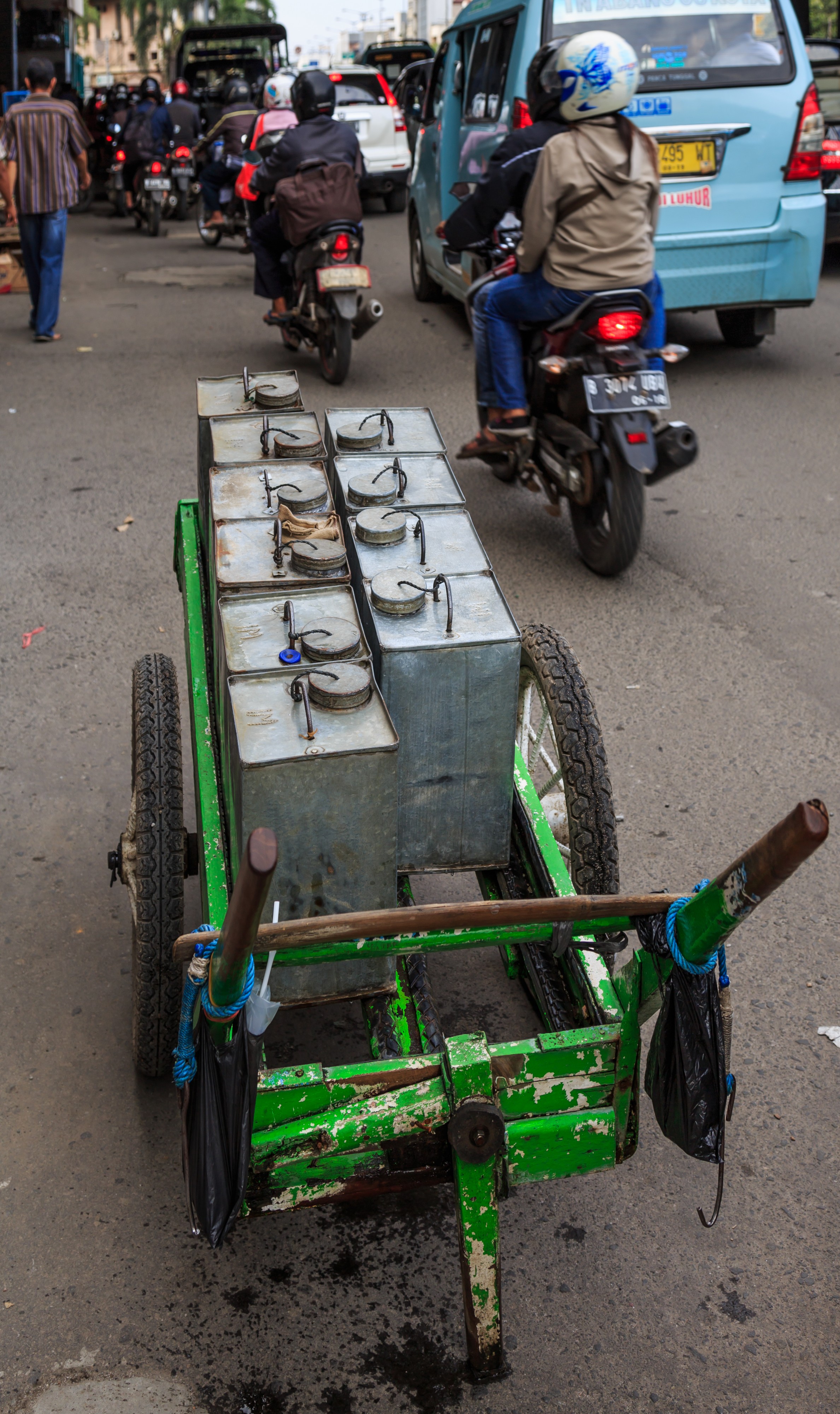 Jakarta Indonesia Hawkers-in- Glodok-07