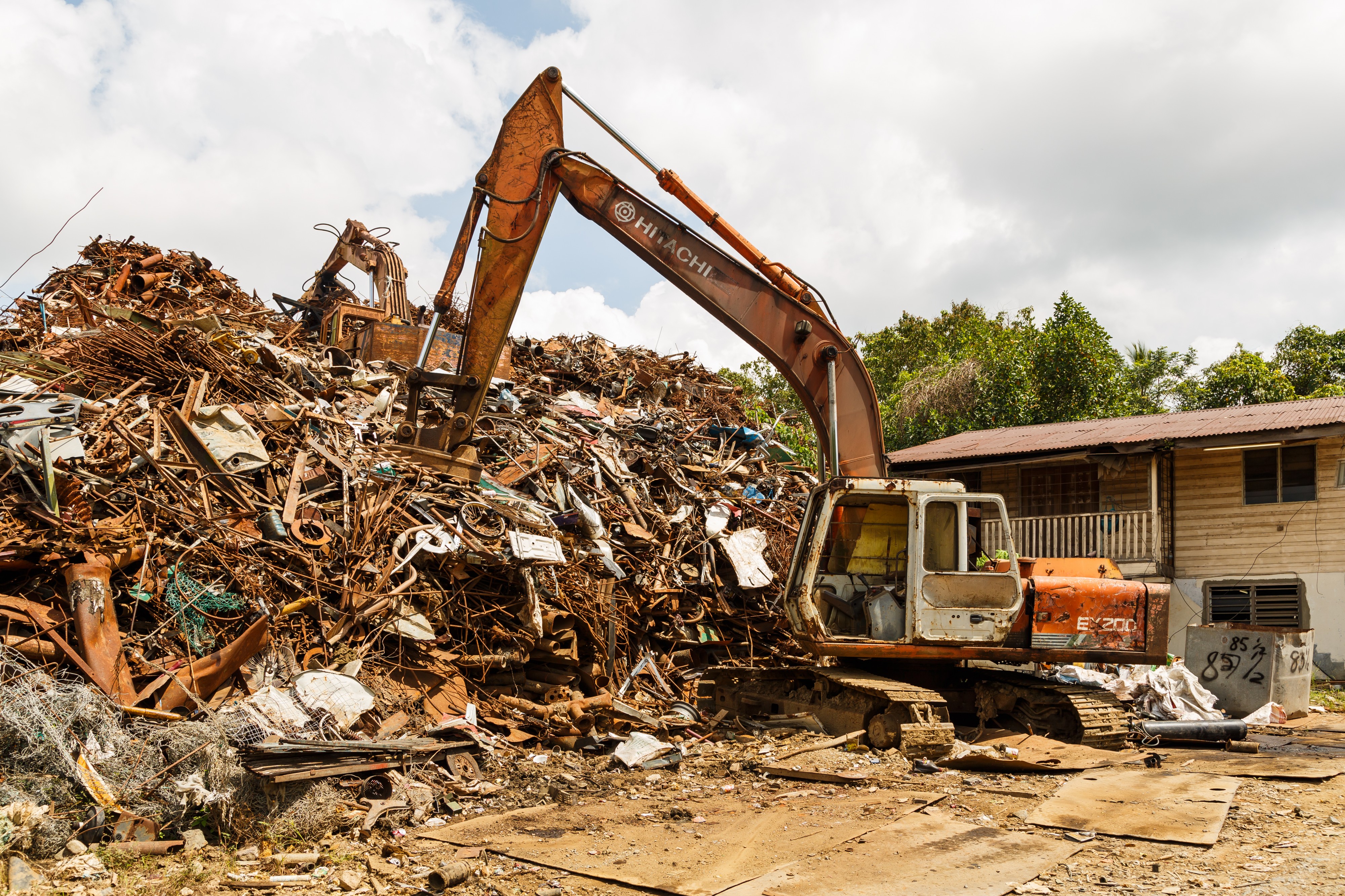 Lahad-Datu Sabah Scrapyard-Jalan-Dam-01