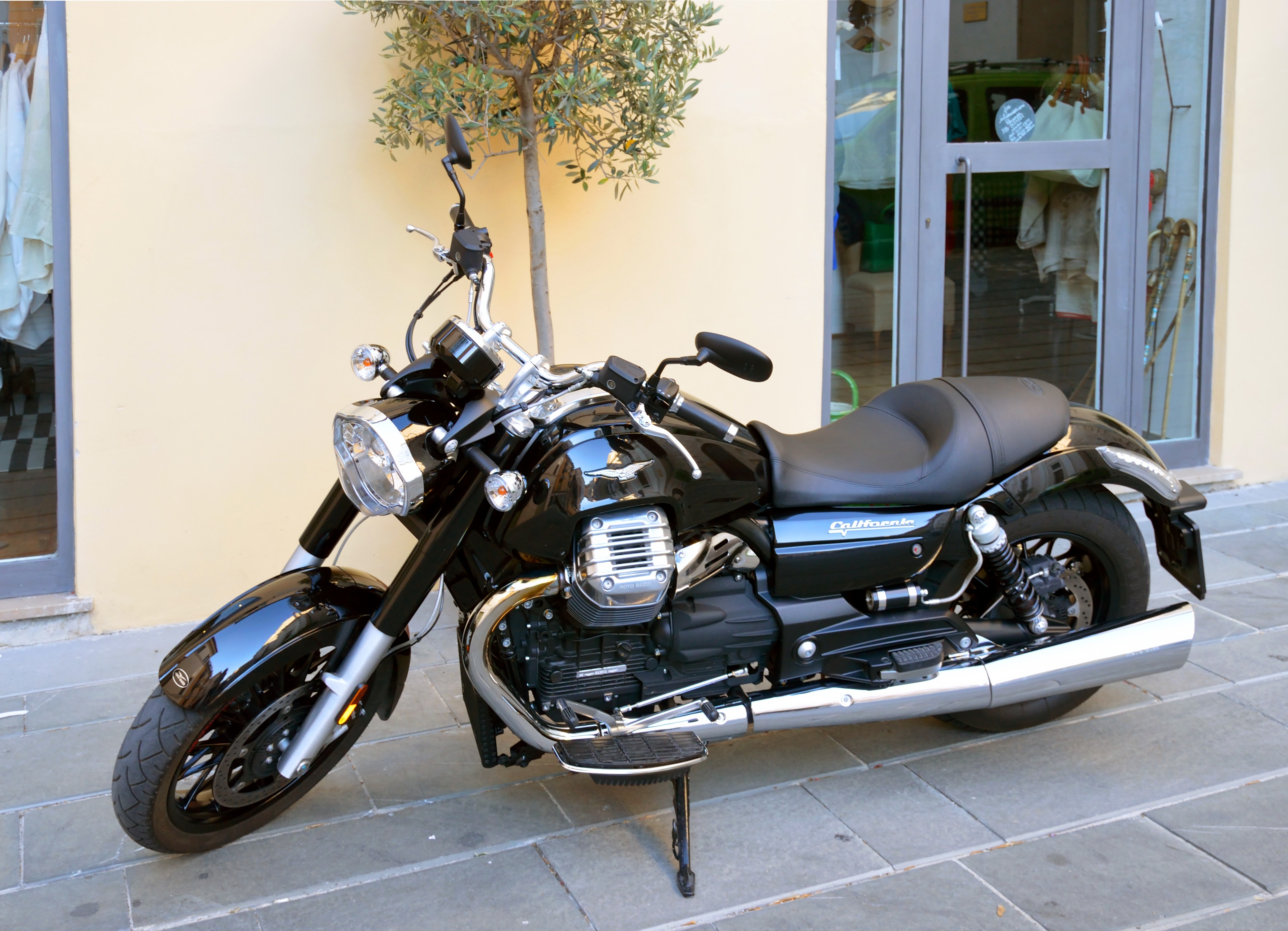 Moto Guzzi - California