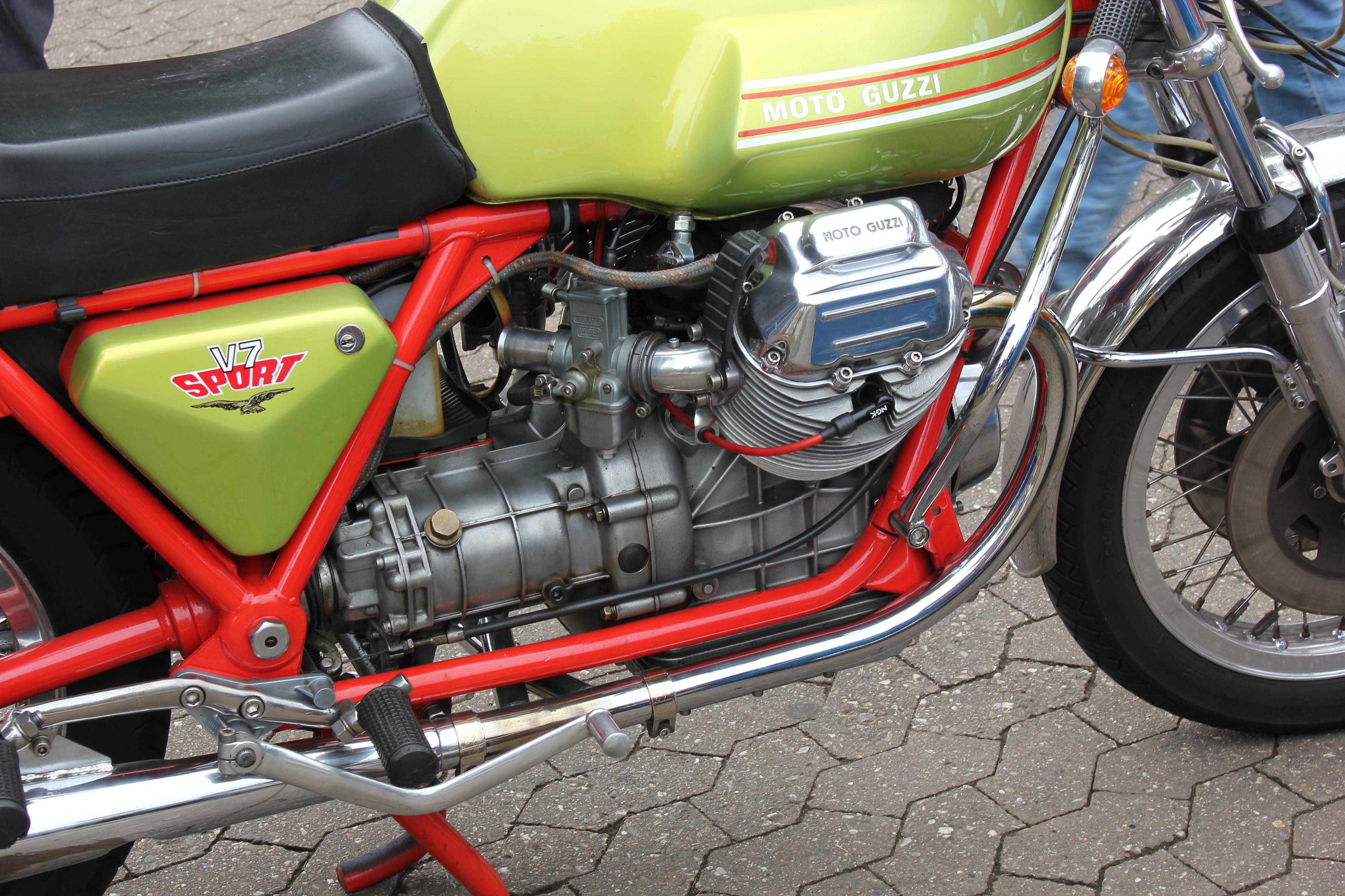 Moto Guzzi V 7, Bj. 1973, Motor rechts (Sp)