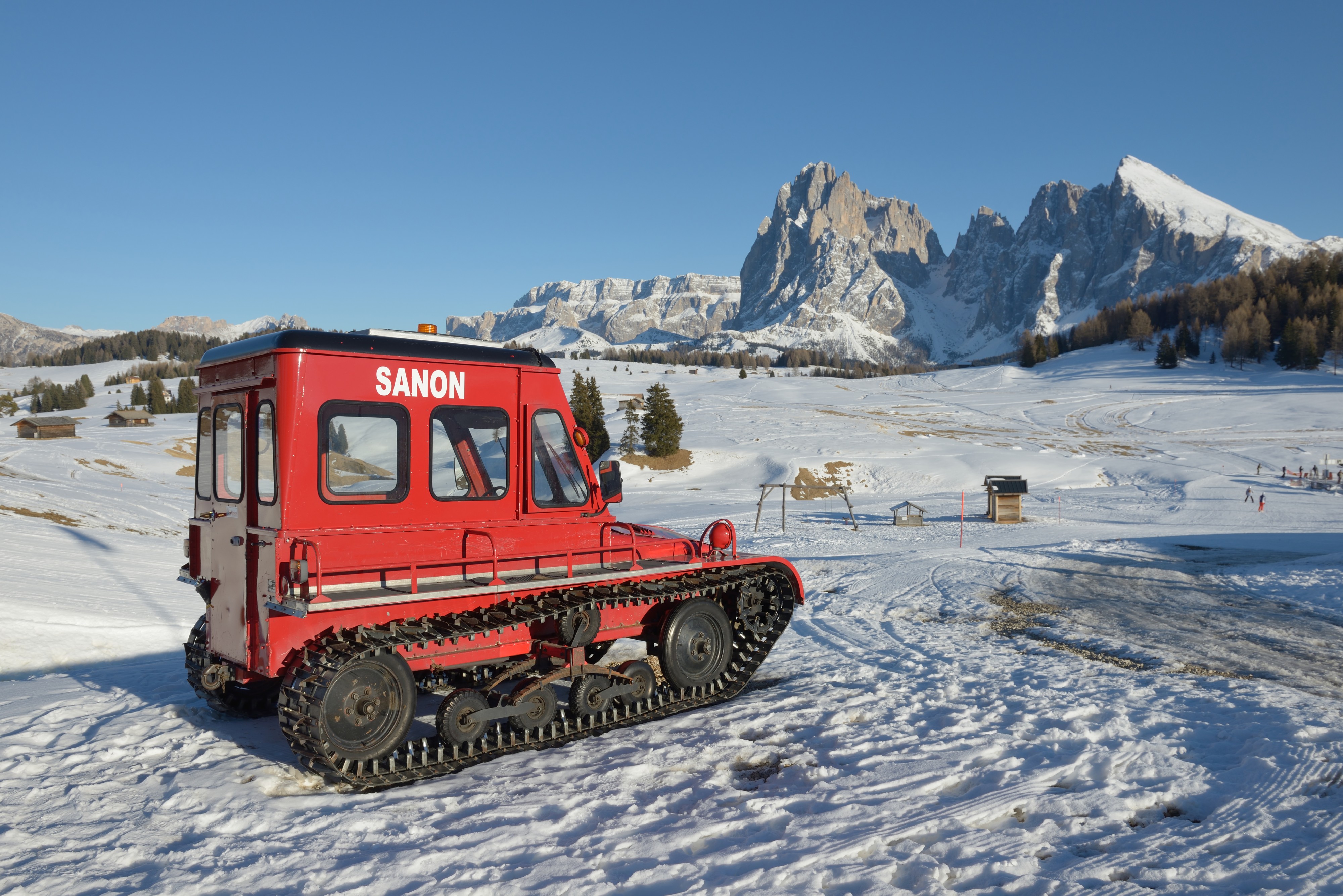 Snow vehicle Snow Trac on Alpe di Siusi Seiseralm
