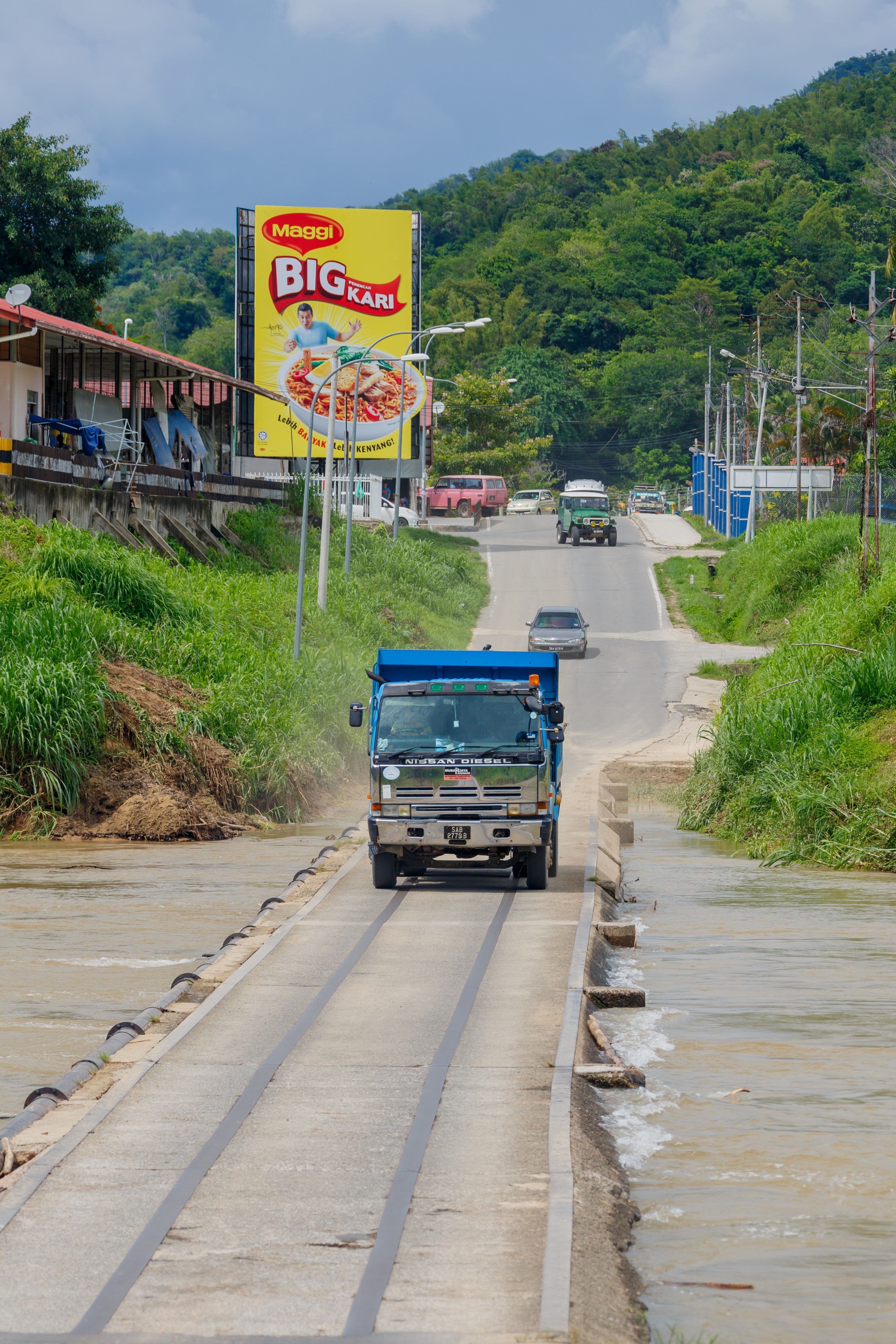 Tamparuli Sabah Swinging-Bridge-and-Land-Bridge-05