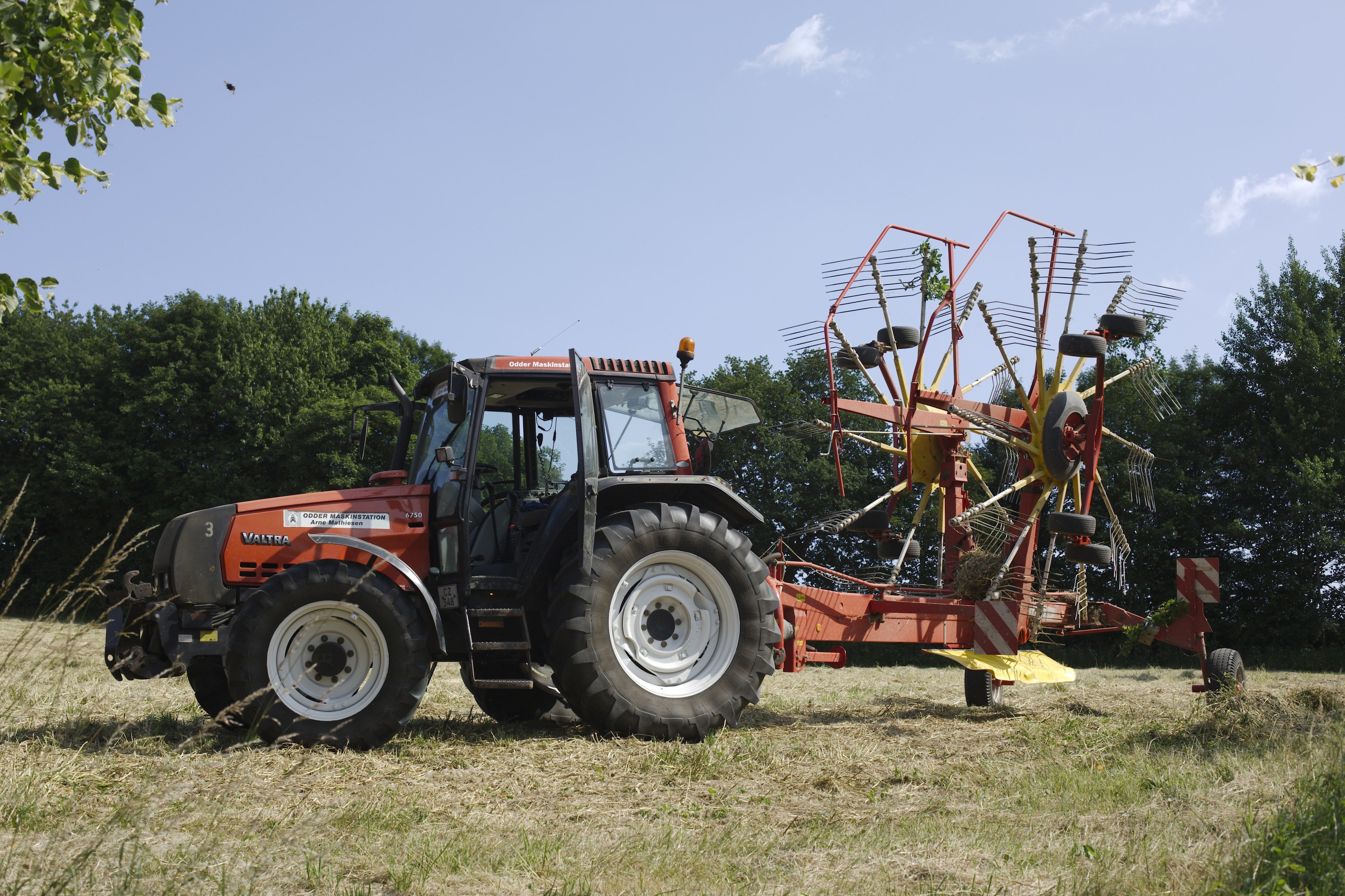 Traktor med høvender