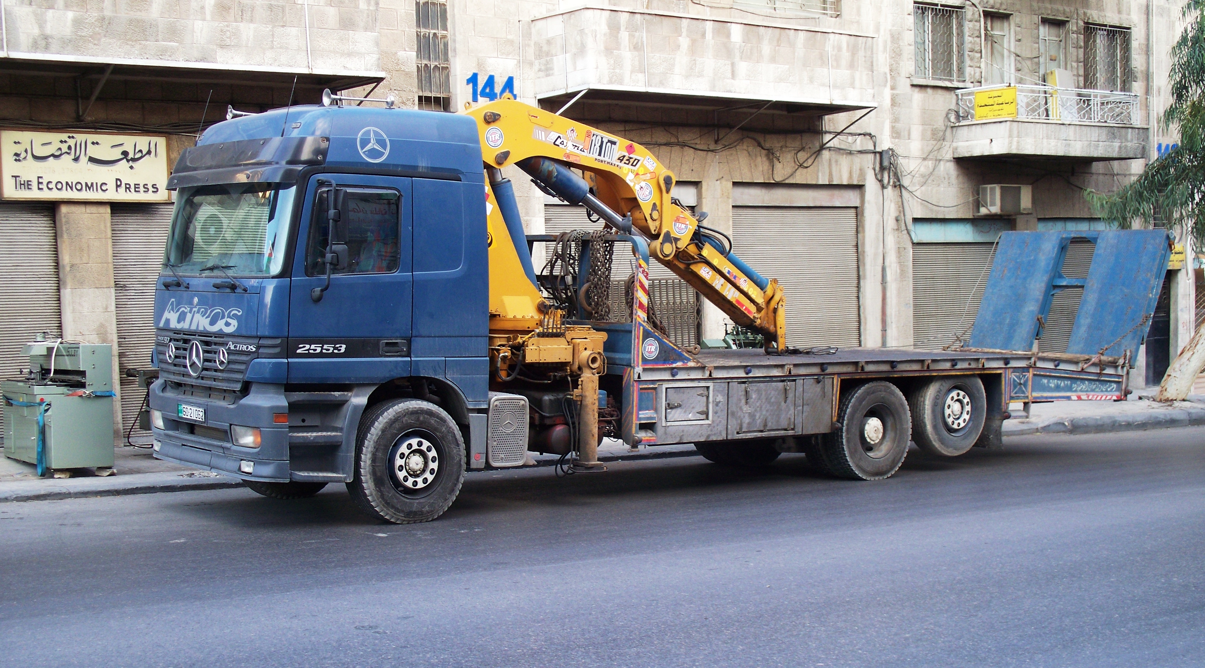 Tow truck in Amman