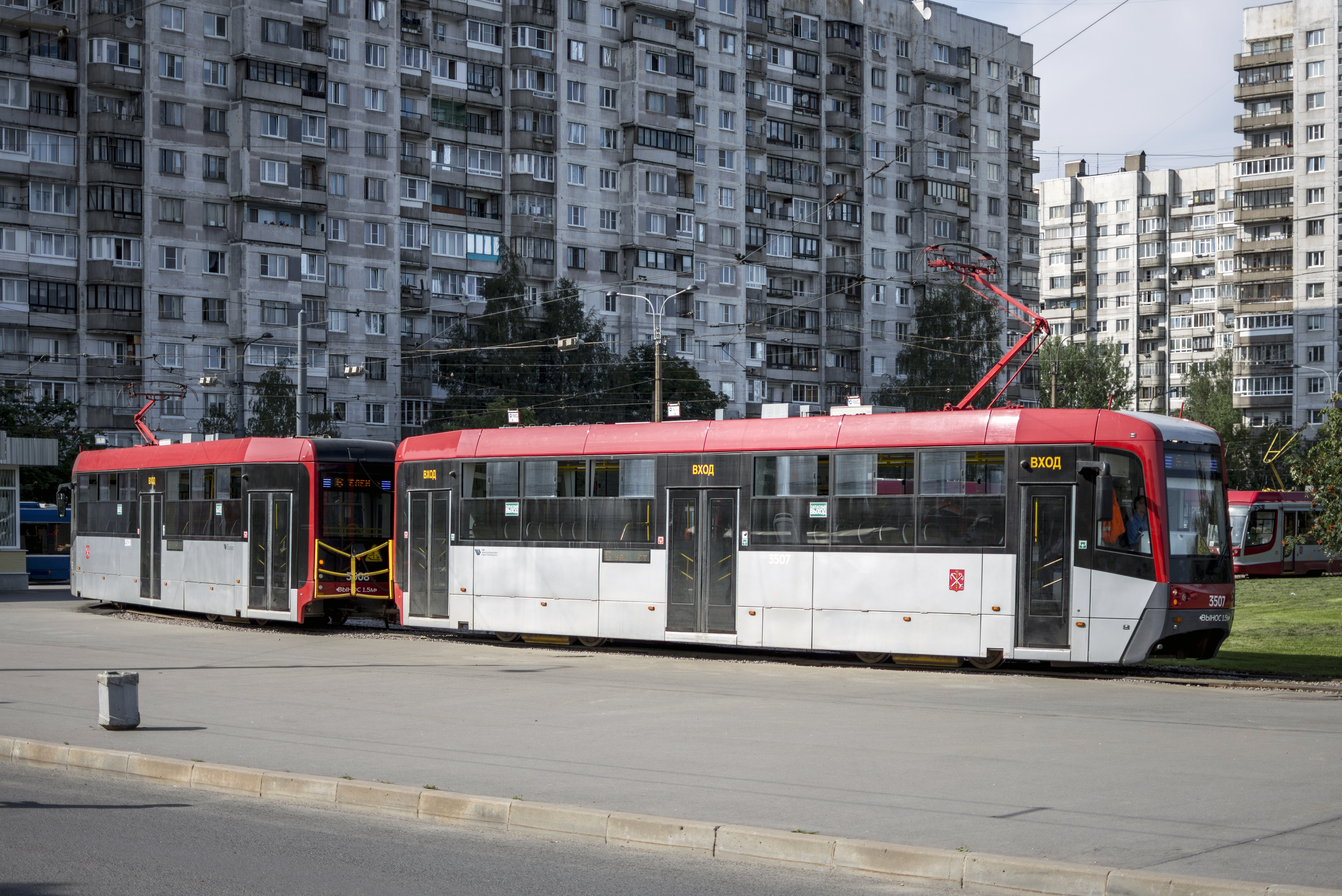 Tram LM-68M3 in SPB (img2)