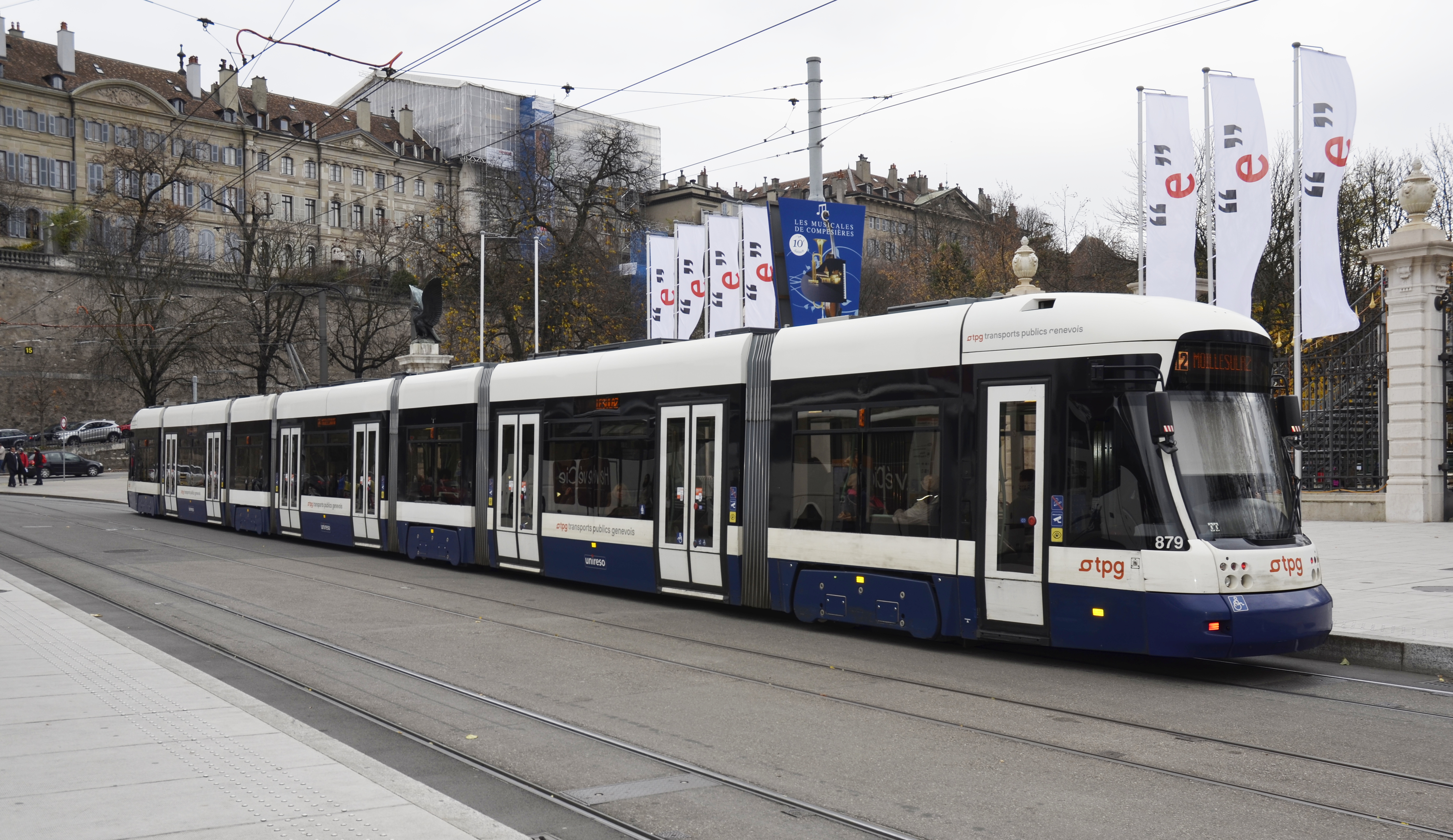 Tramway ligne 12, place Neuve, Genève