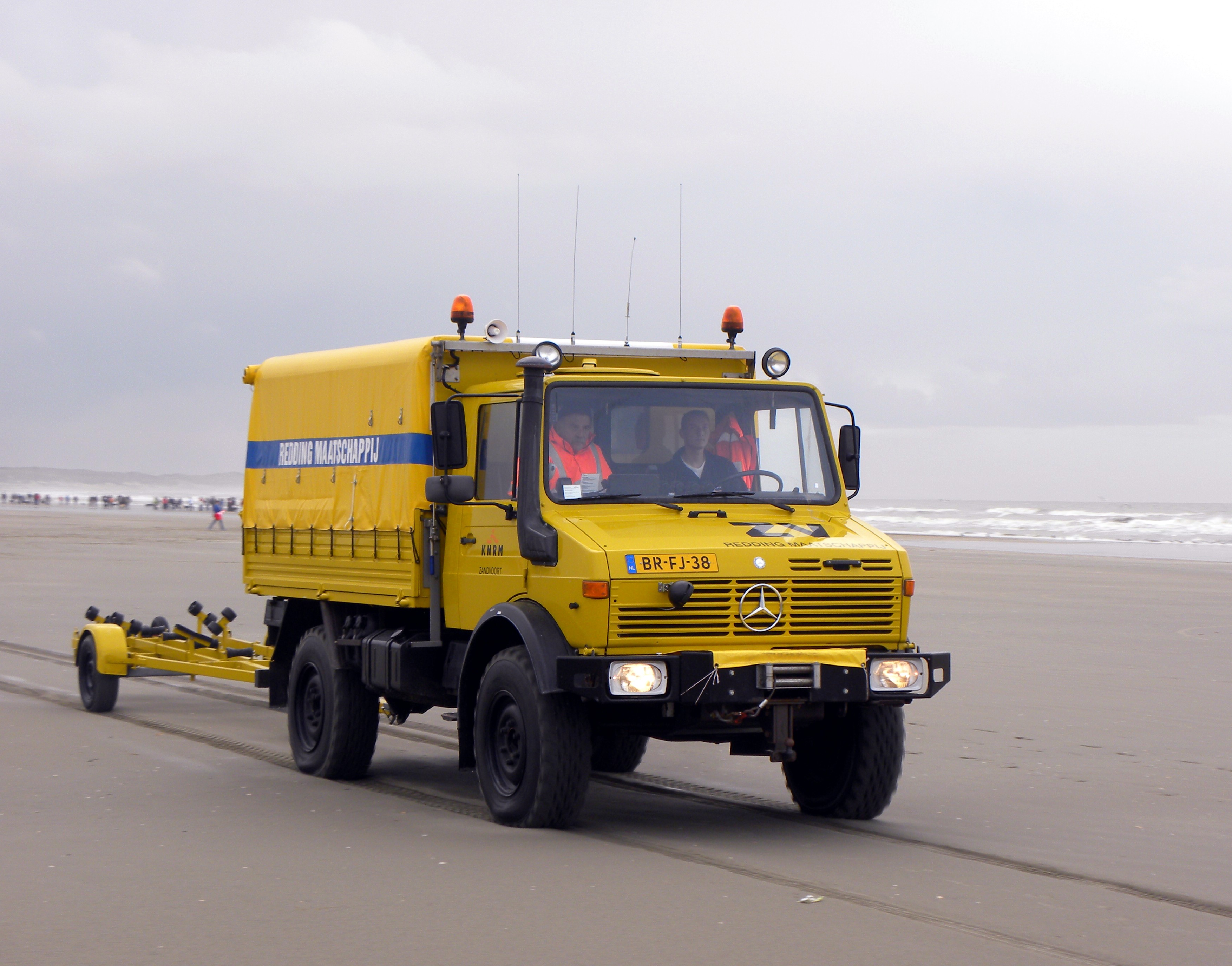 Unimog U 1300 L (1)
