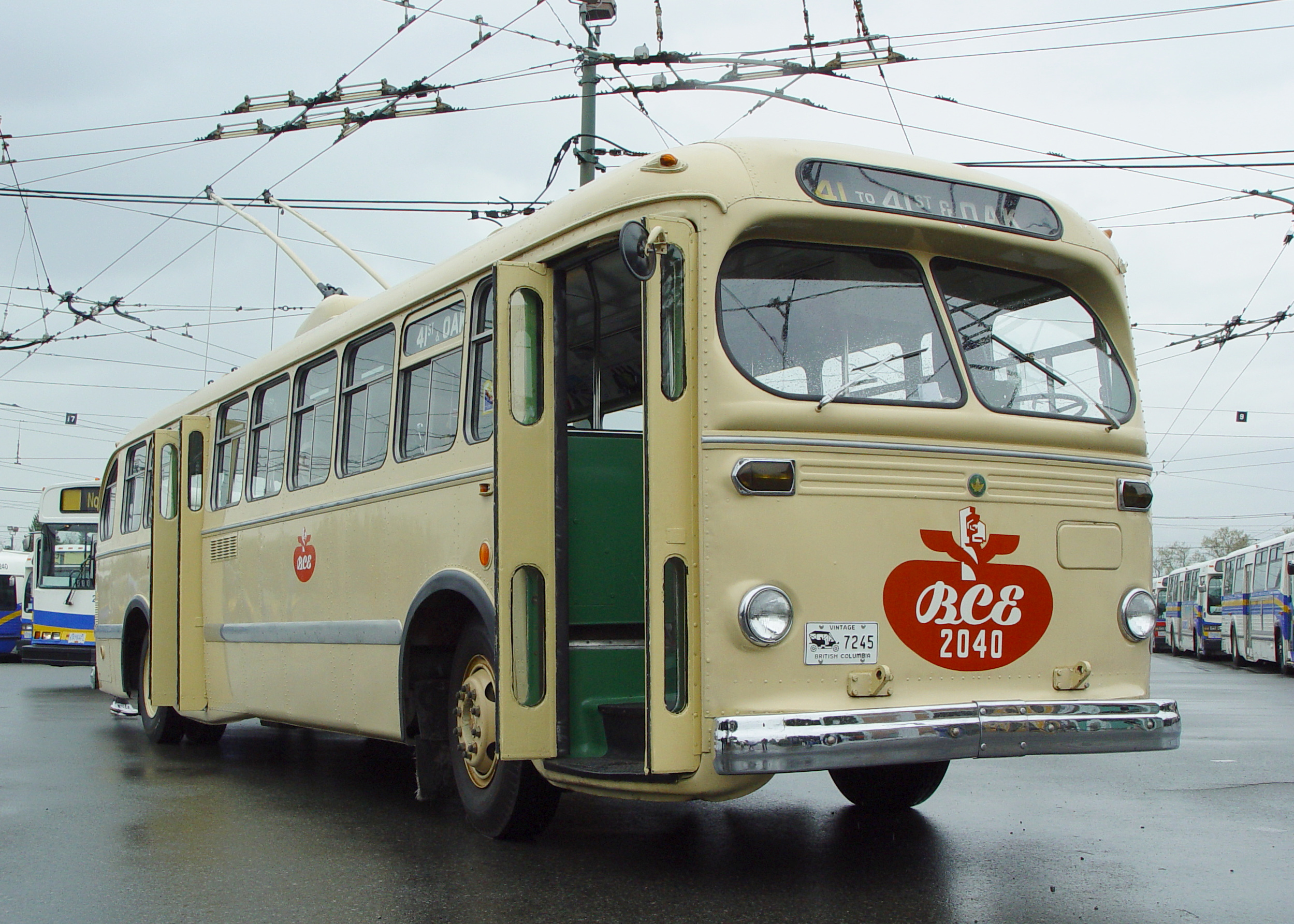 Vancouver CCF-Brill T44 2040 at VTC