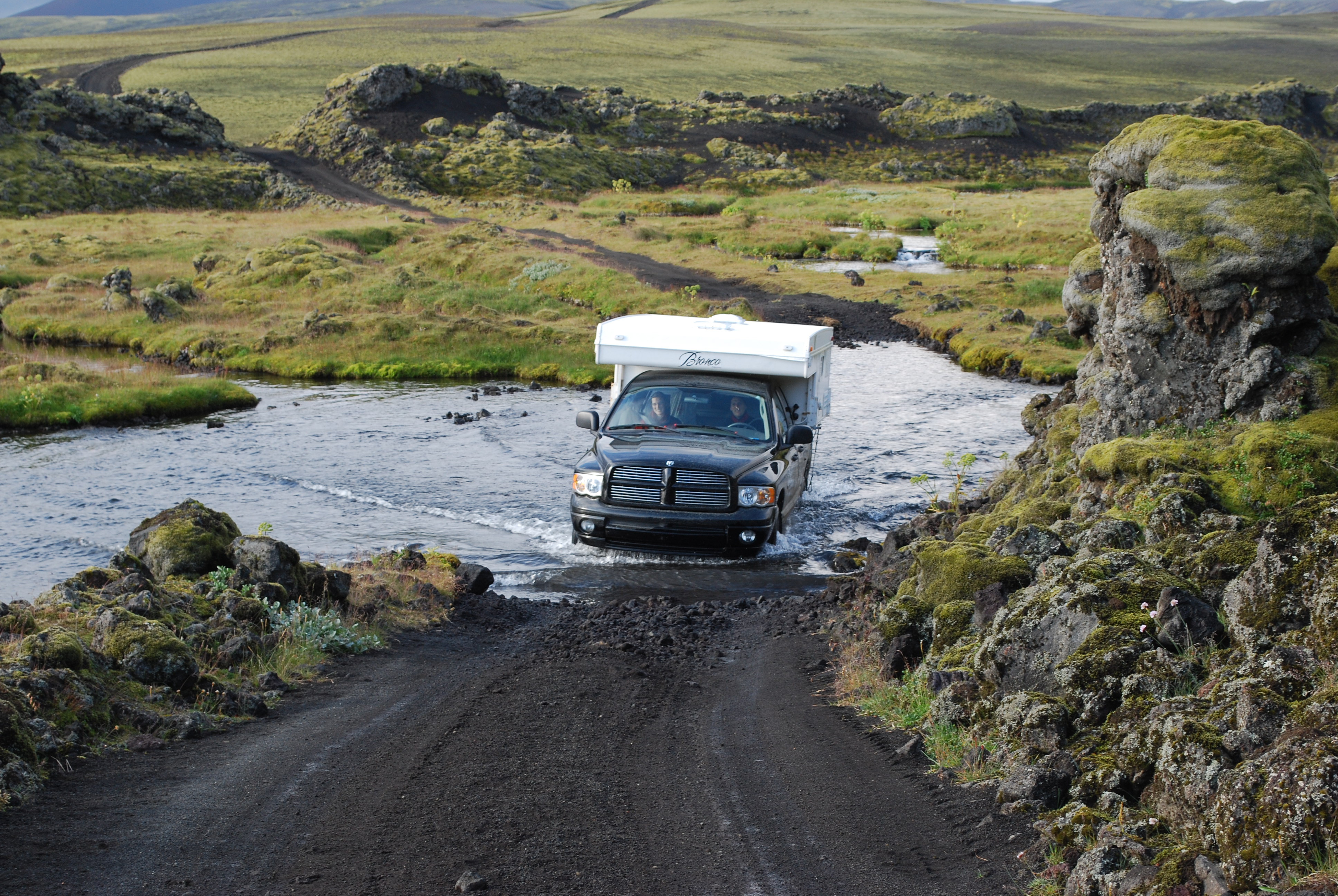 Wading by car on Iceland (2)