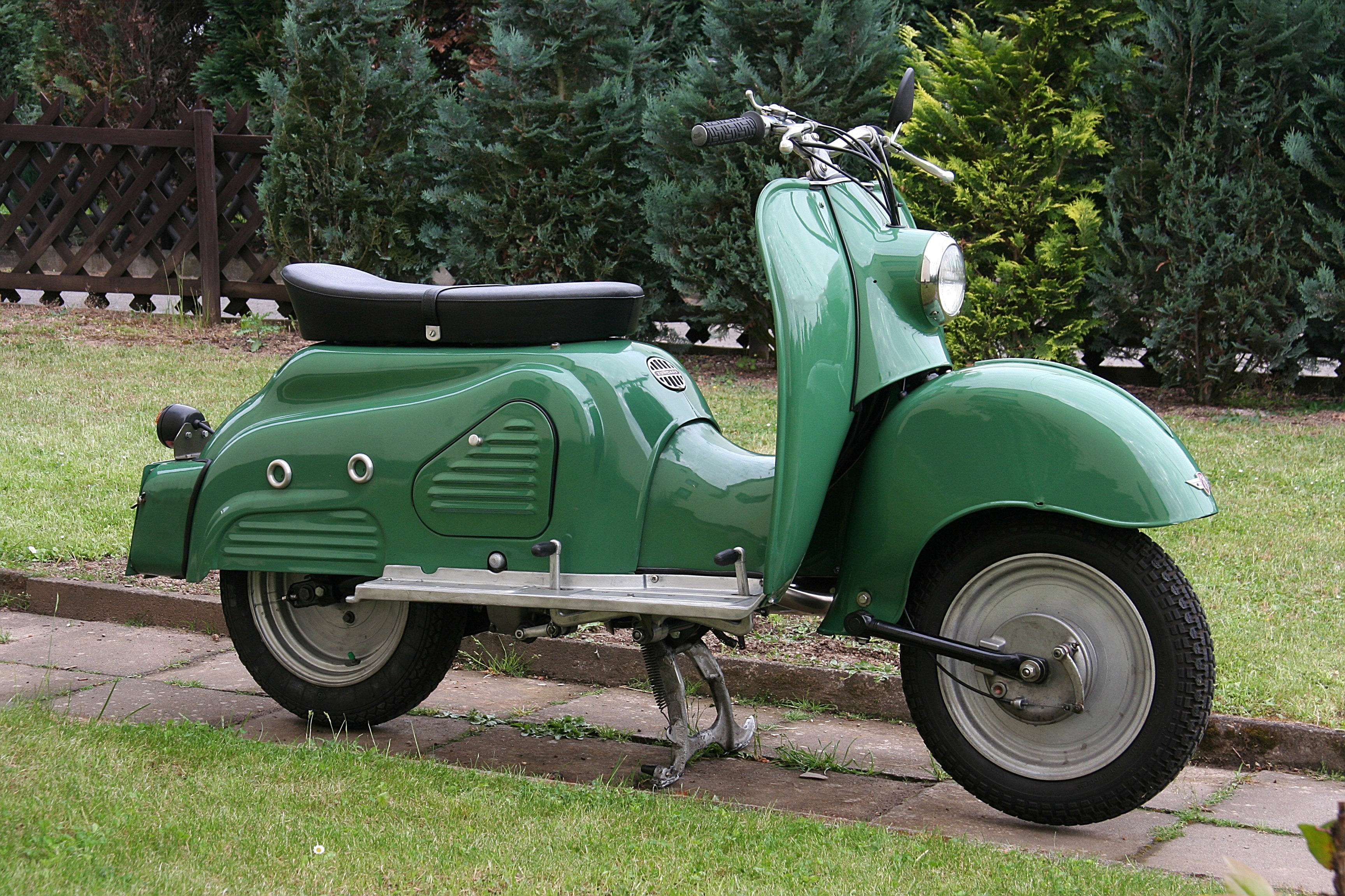Zündapp Bella R 154 (2008-05-21) Seitenansicht ret
