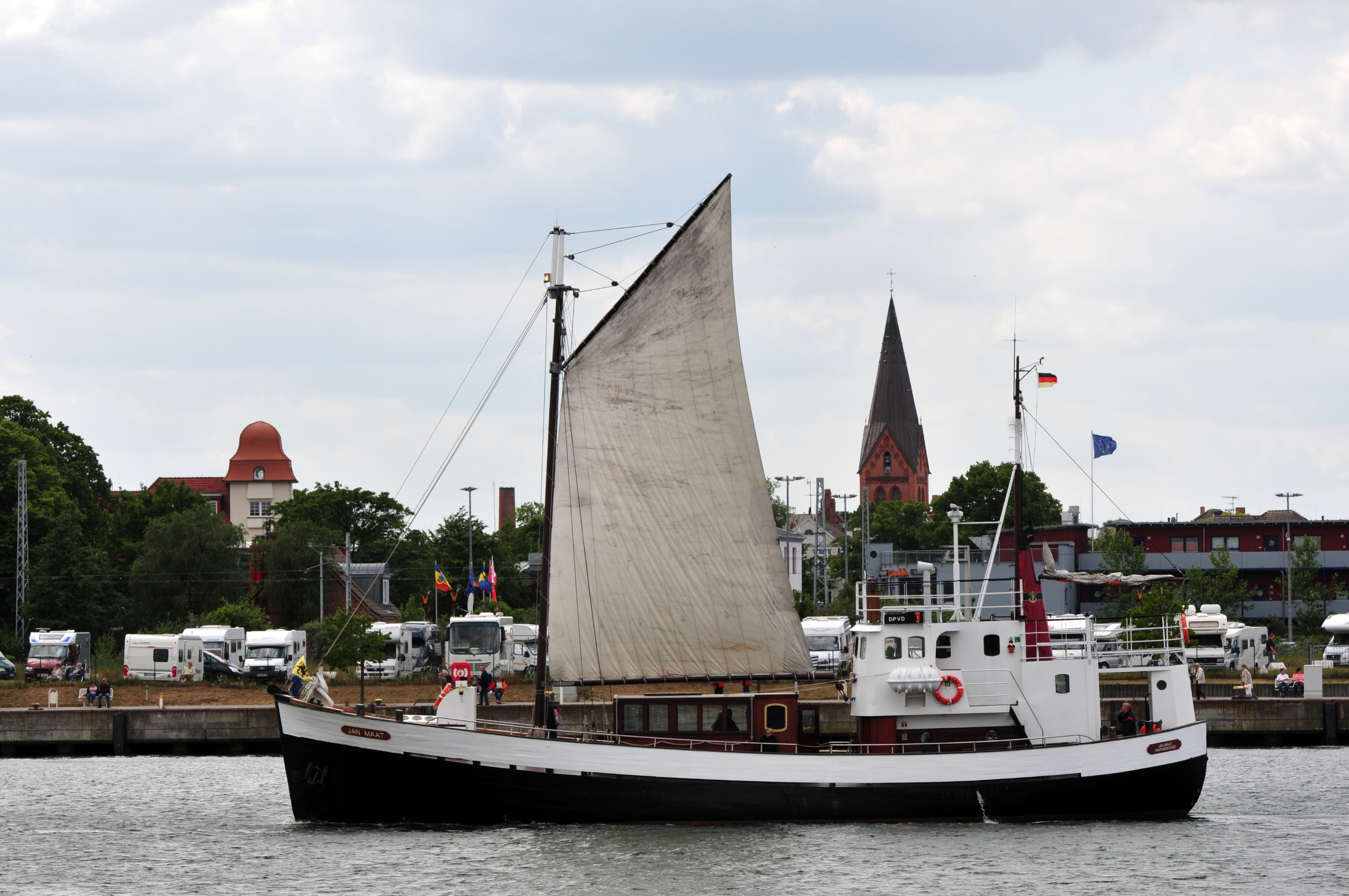 12-06-09-warnemuende-by-ralfr-91
