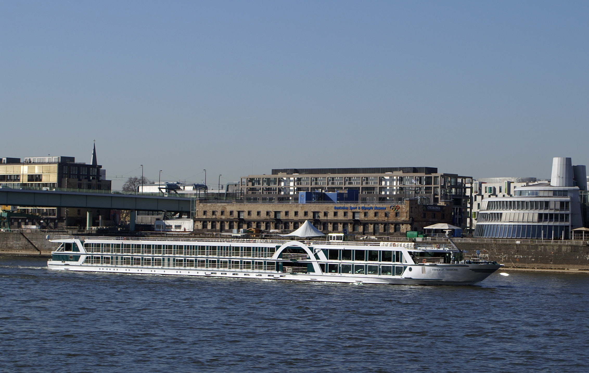 Amadeus Diamond (ship, 2008) 003