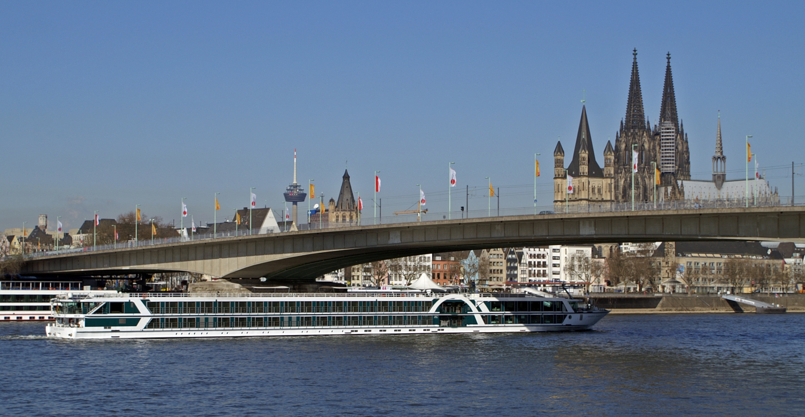 Amadeus Diamond (ship, 2008) 005