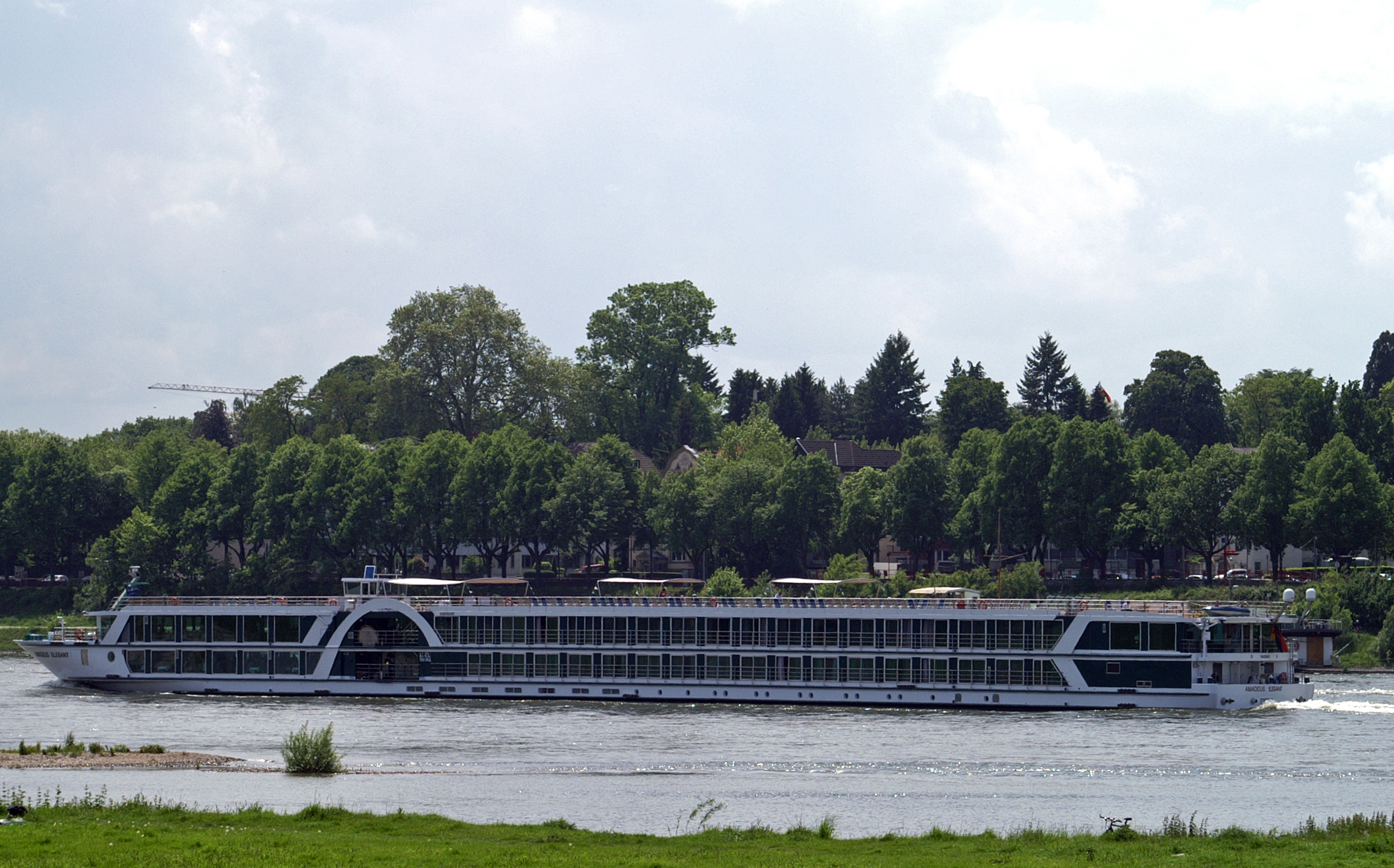 Amadeus Elegant (ship, 2010) 001