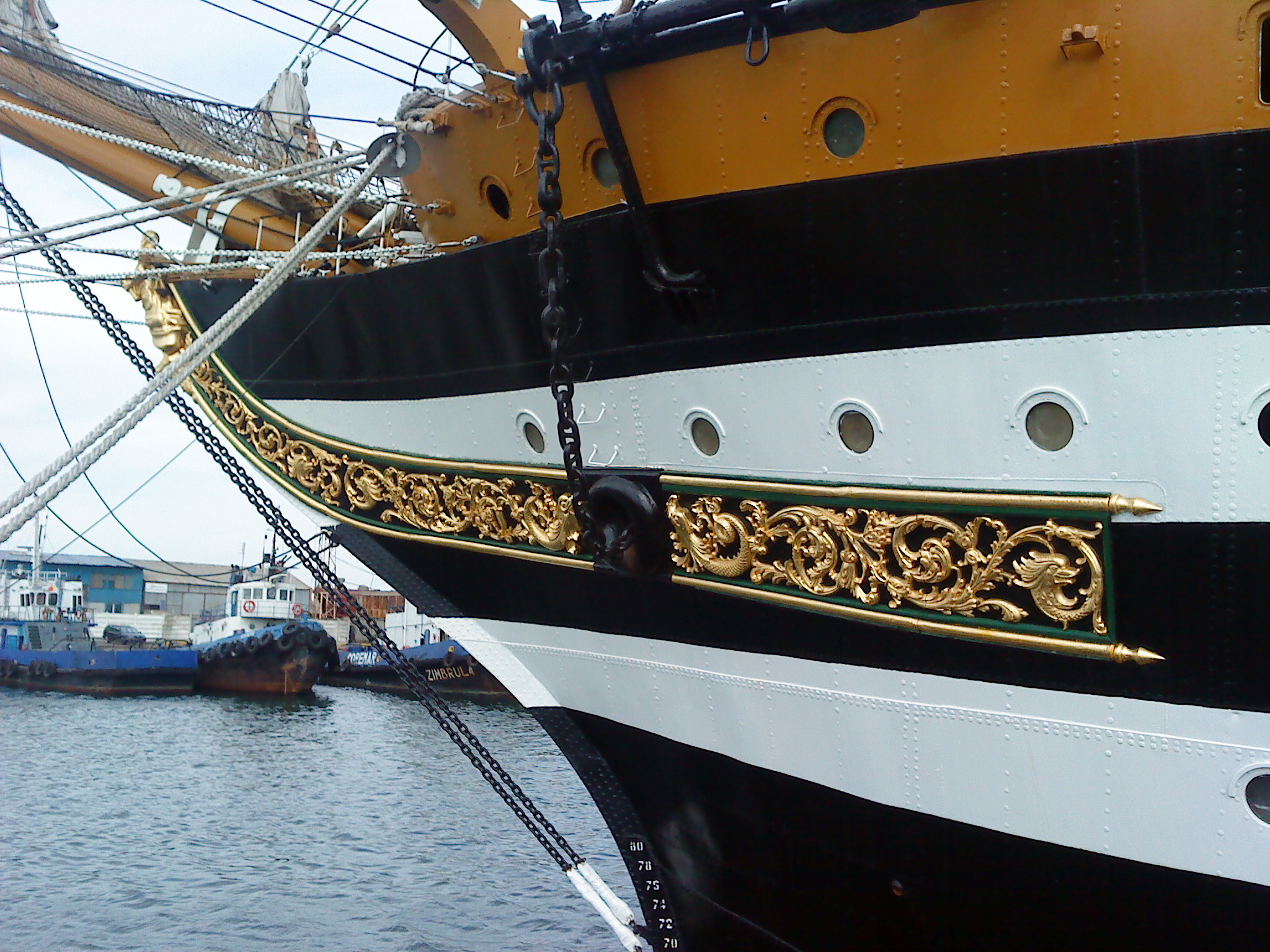 AmerigoVespucci-front-detail-2009