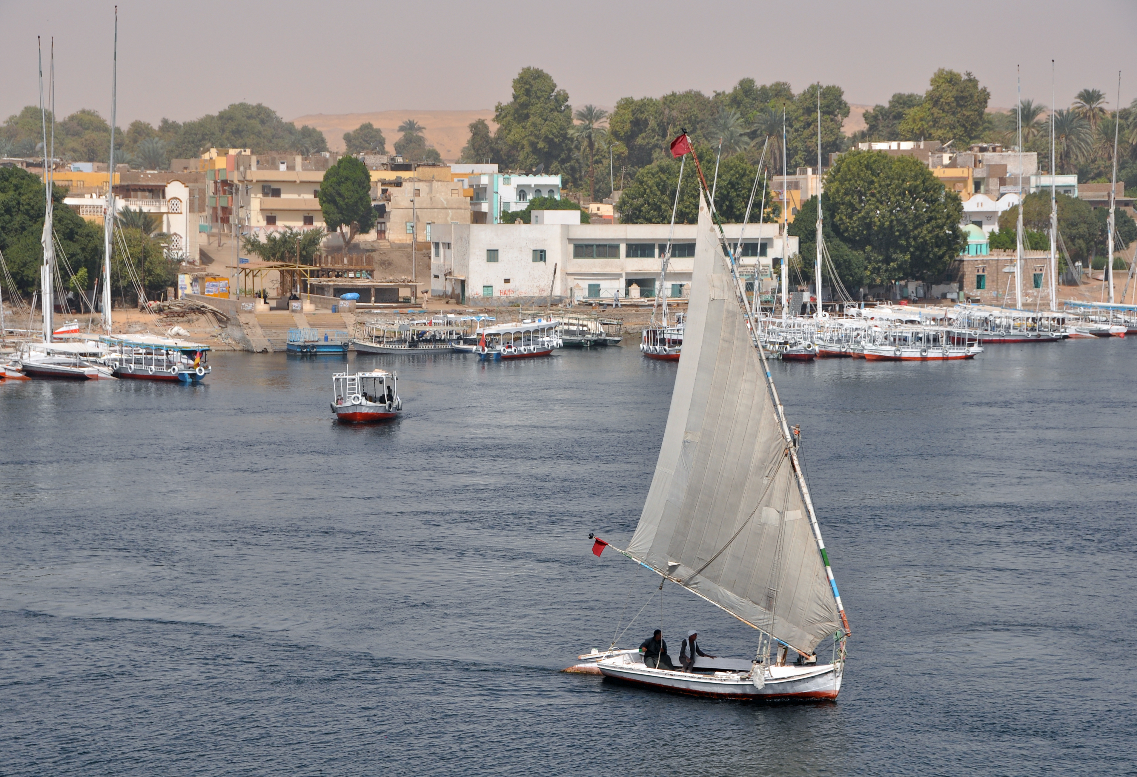 Aswan Nile R17