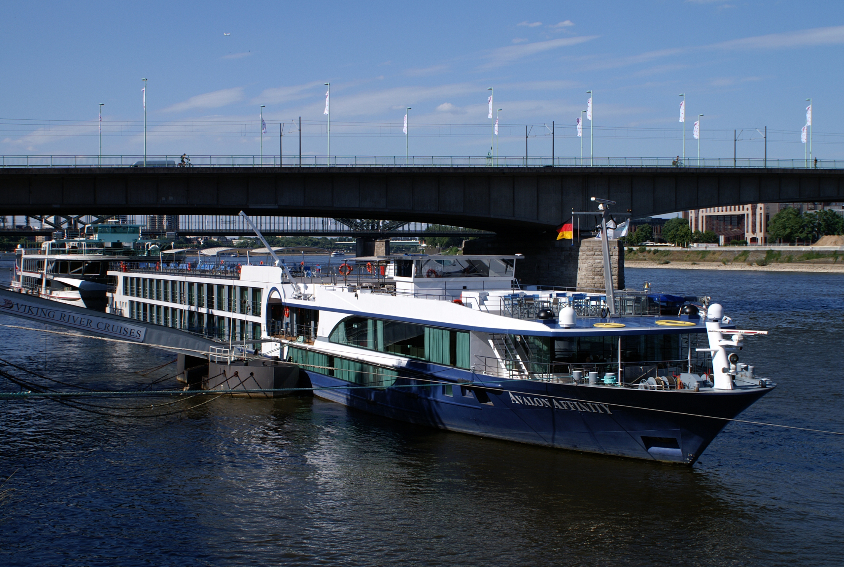 Avalon Affinity (ship, 2009) 009