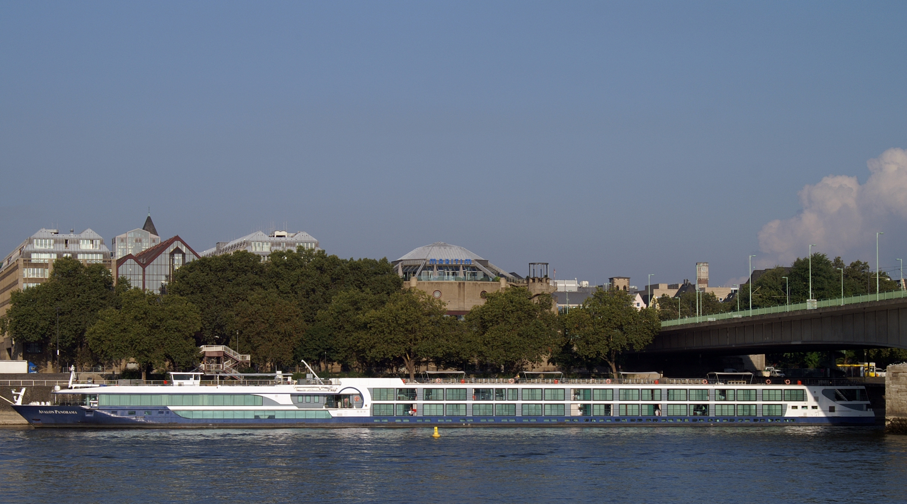 Avalon Panorama (ship, 2011) 009