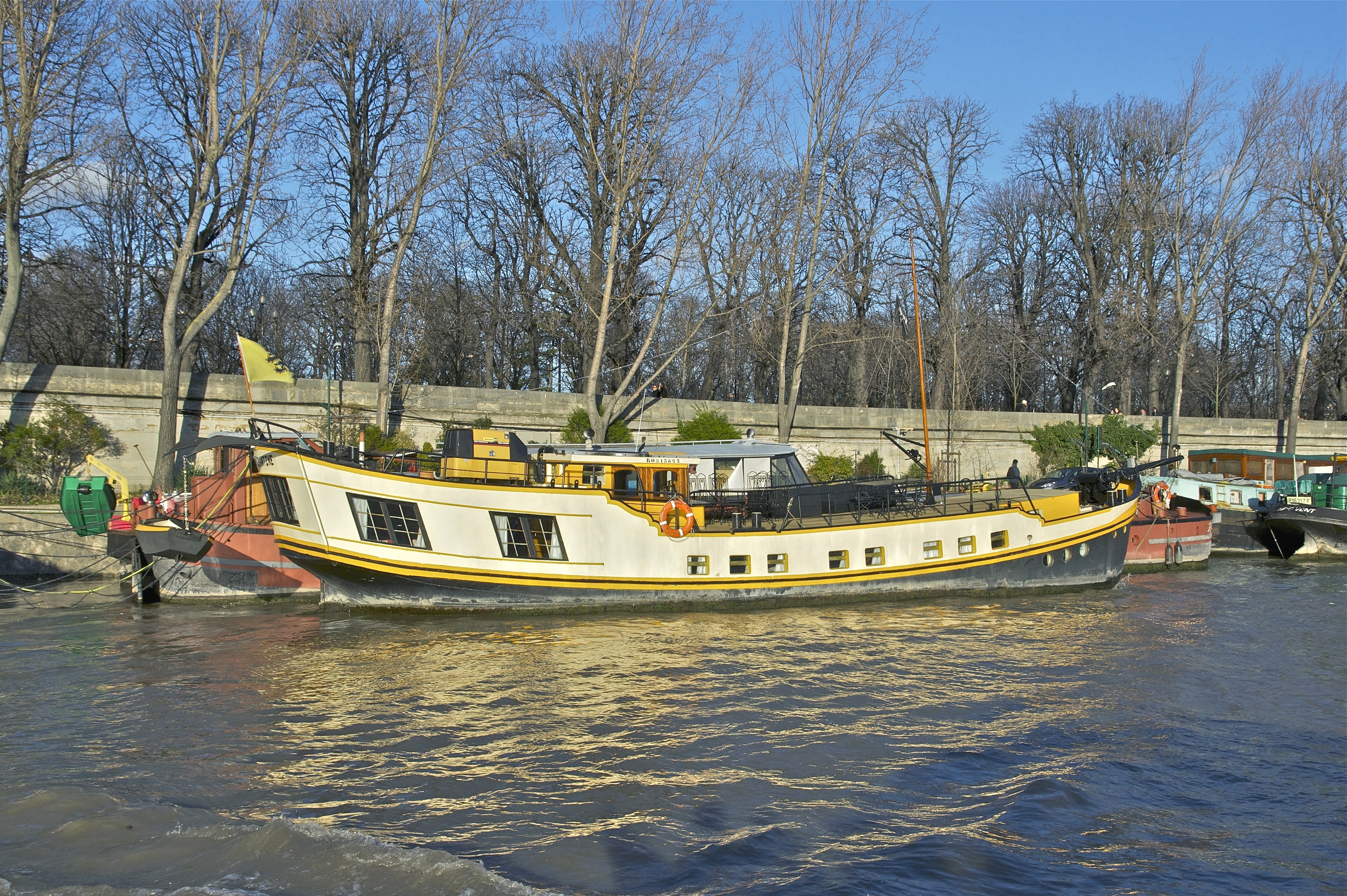 Bateau flamand Port des Champs-Elysées Paris