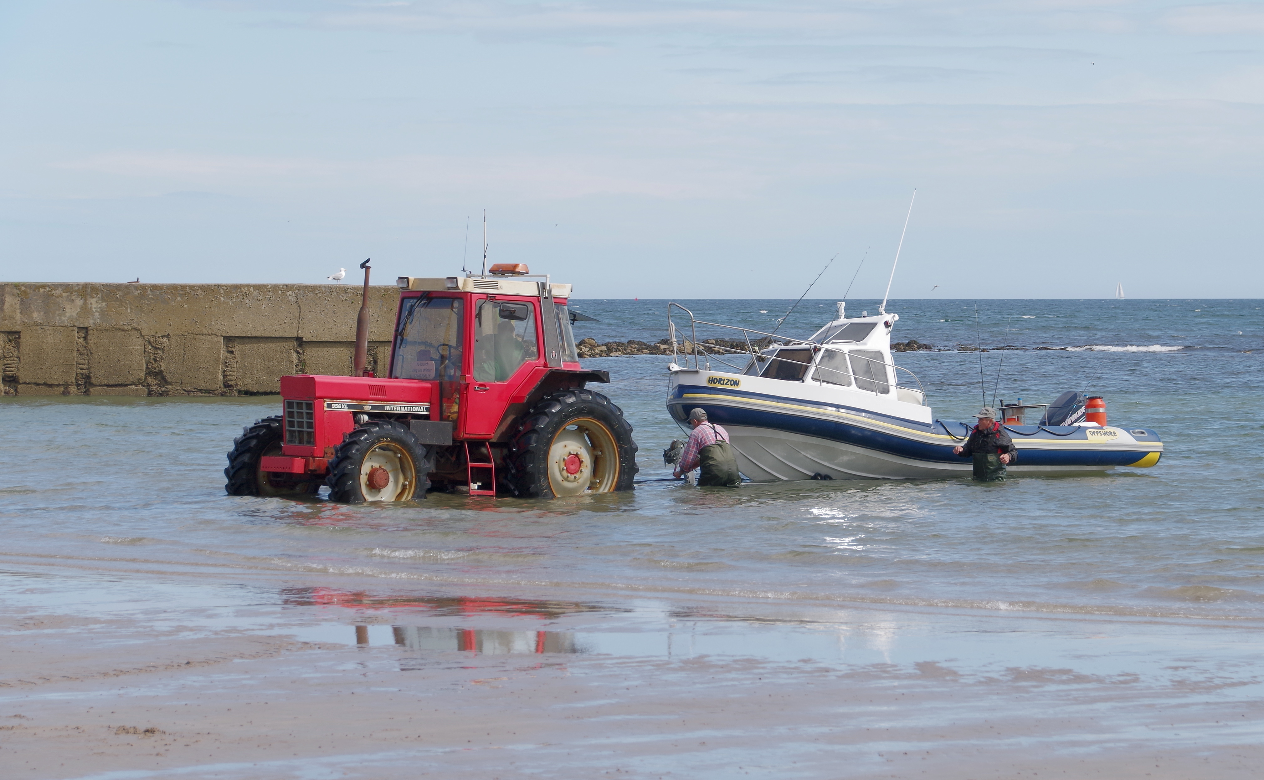 Beadnell MMB 04 Beach and 