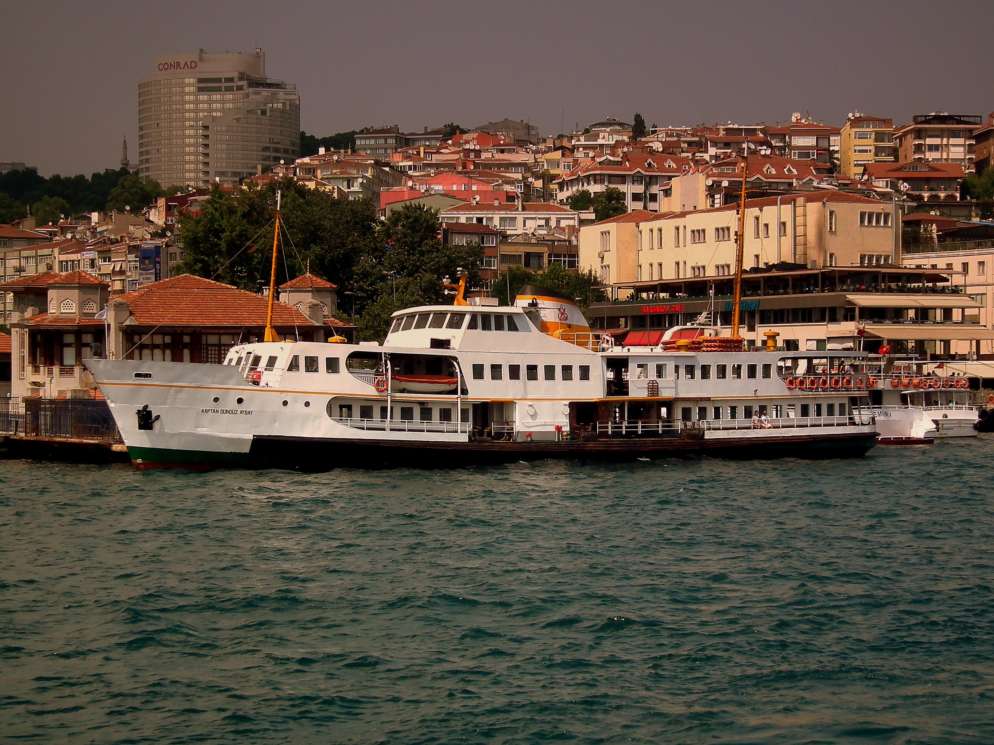 BOSPHORUS FERRIES ISTANBUL TURKEY JULY 2011 (6017025361)