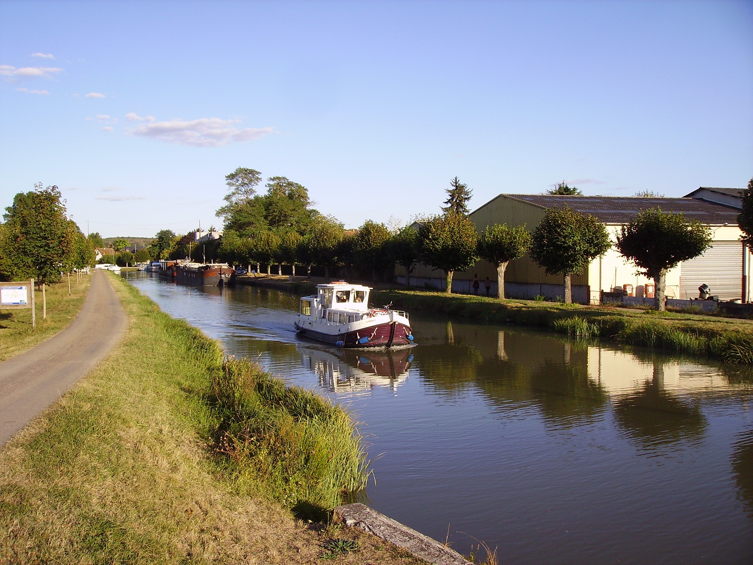 Canal de jonction à Saint-Thibault-sur-Loire
