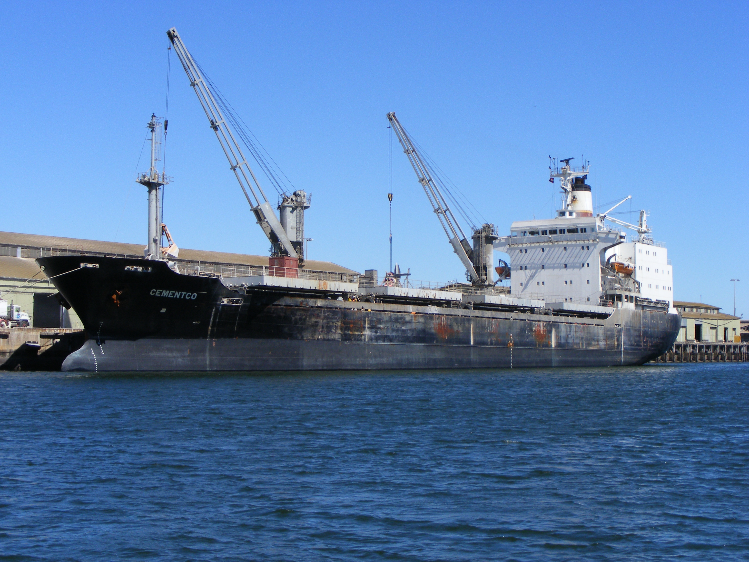 Cemento ship Port River