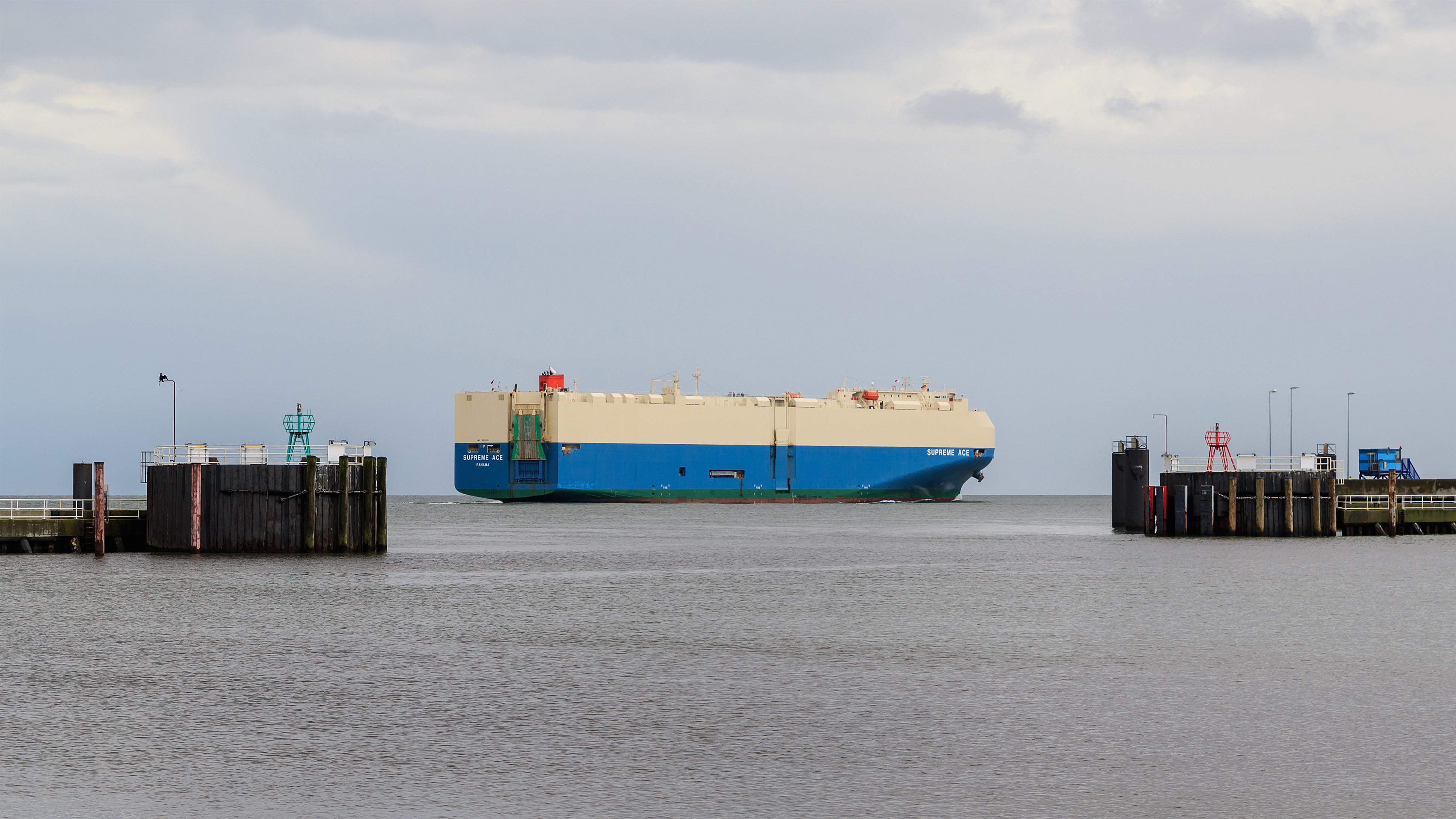 Cuxhaven 07-2016 photo15 port area