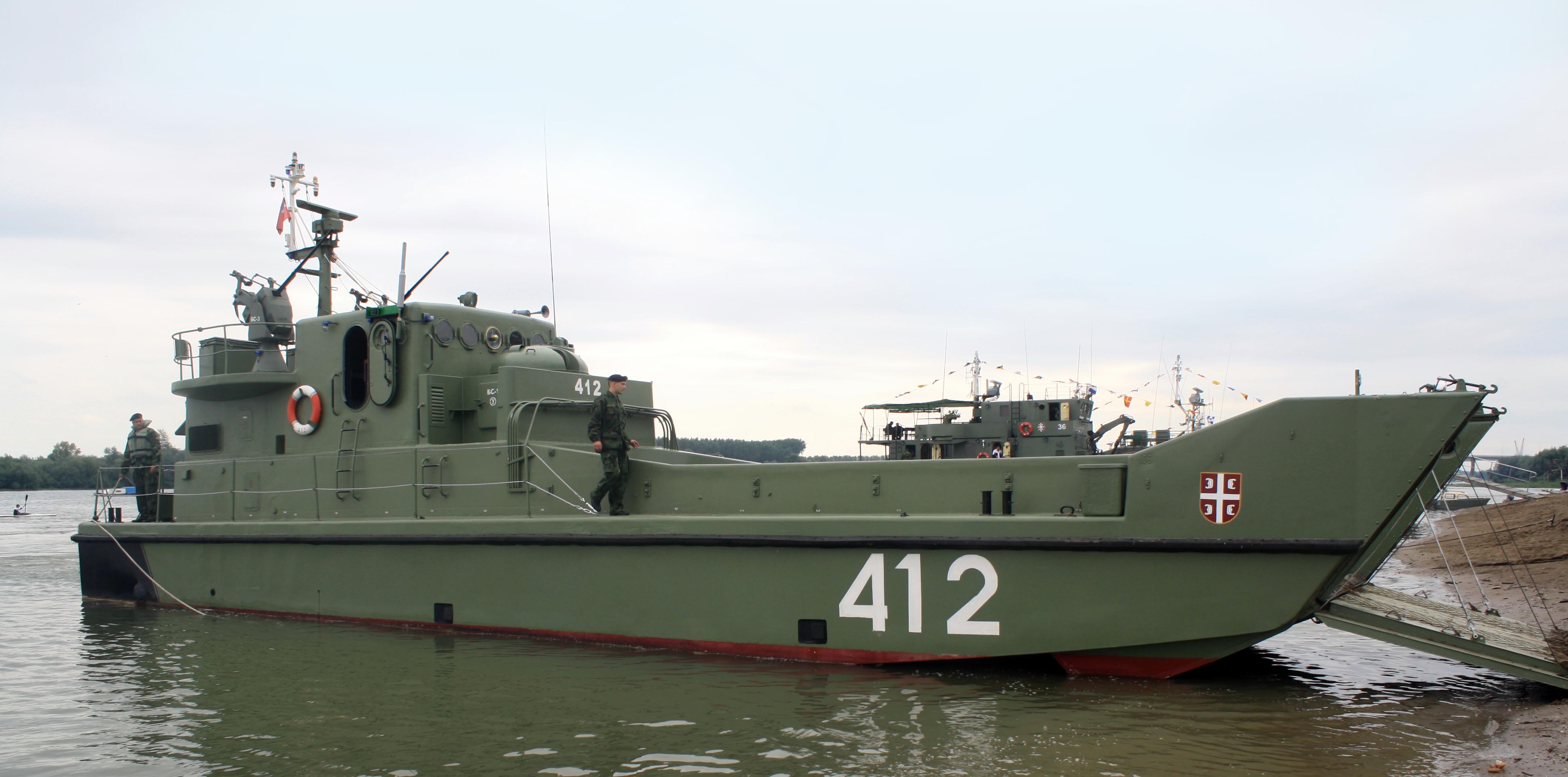 DJČ-412